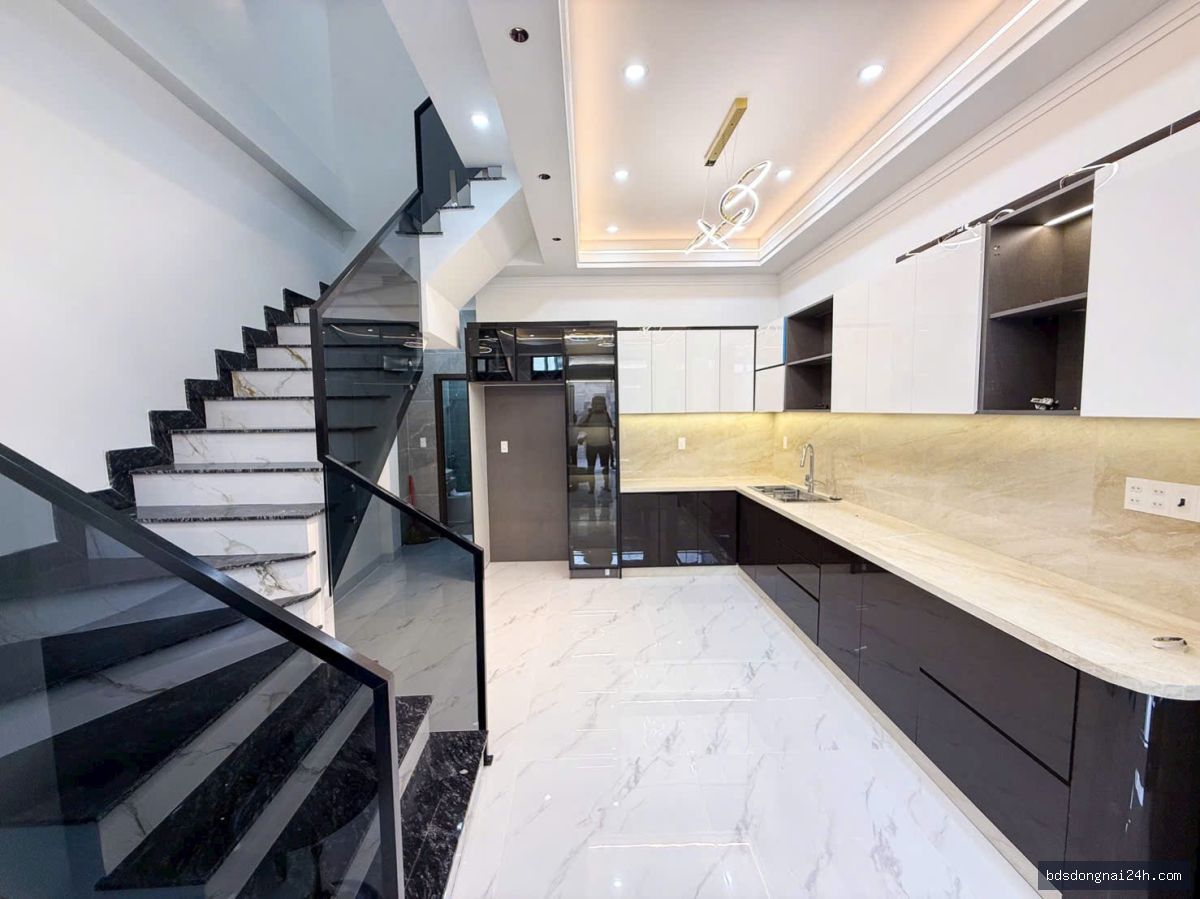 Bán nhà 1 trệt 2 lầu, sân ô tô, full nội thất (75.6m²) - Hình ảnh 3