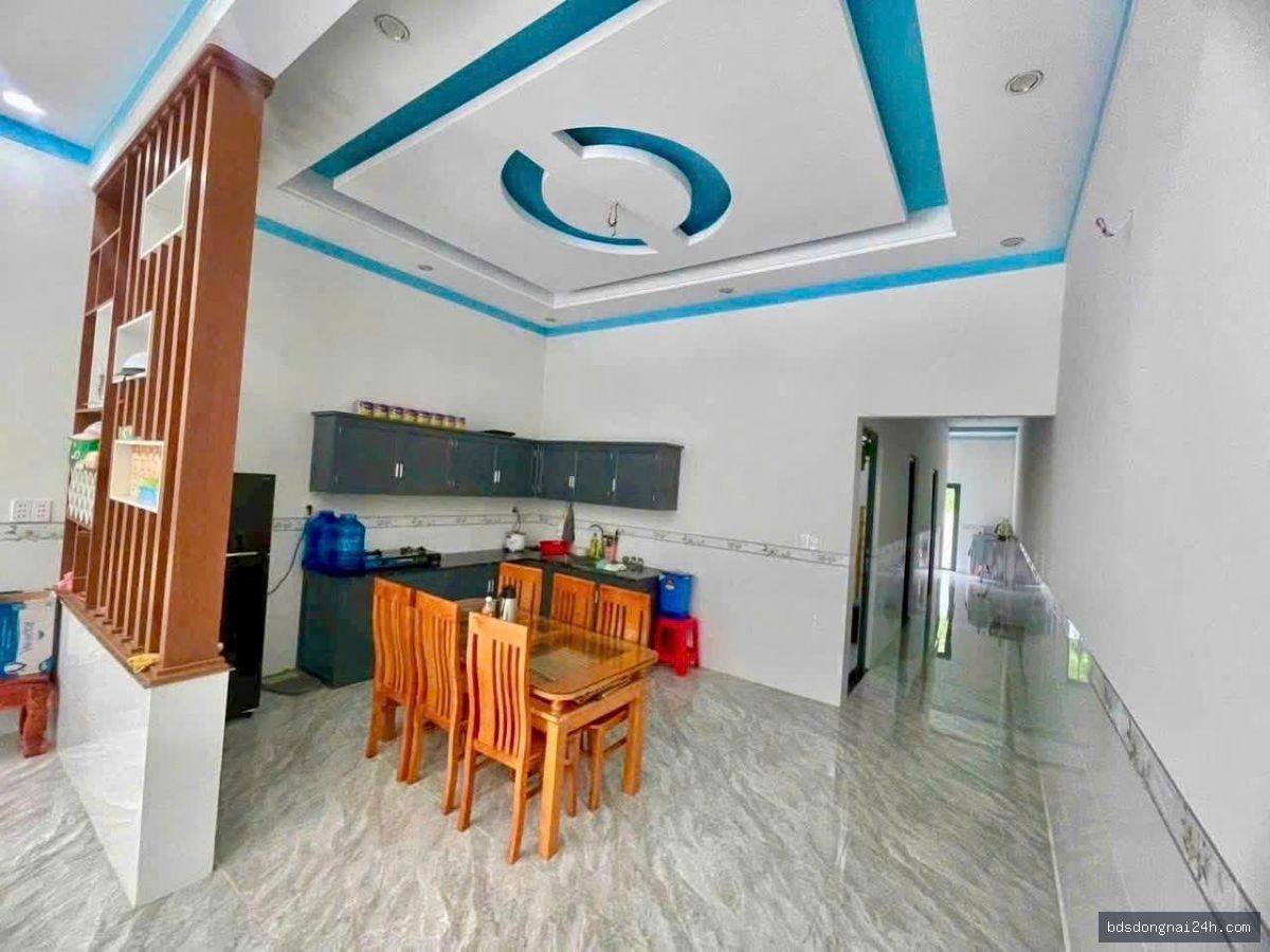 Bán nhà phố sân ô tô tại Trảng Bom (140m²)