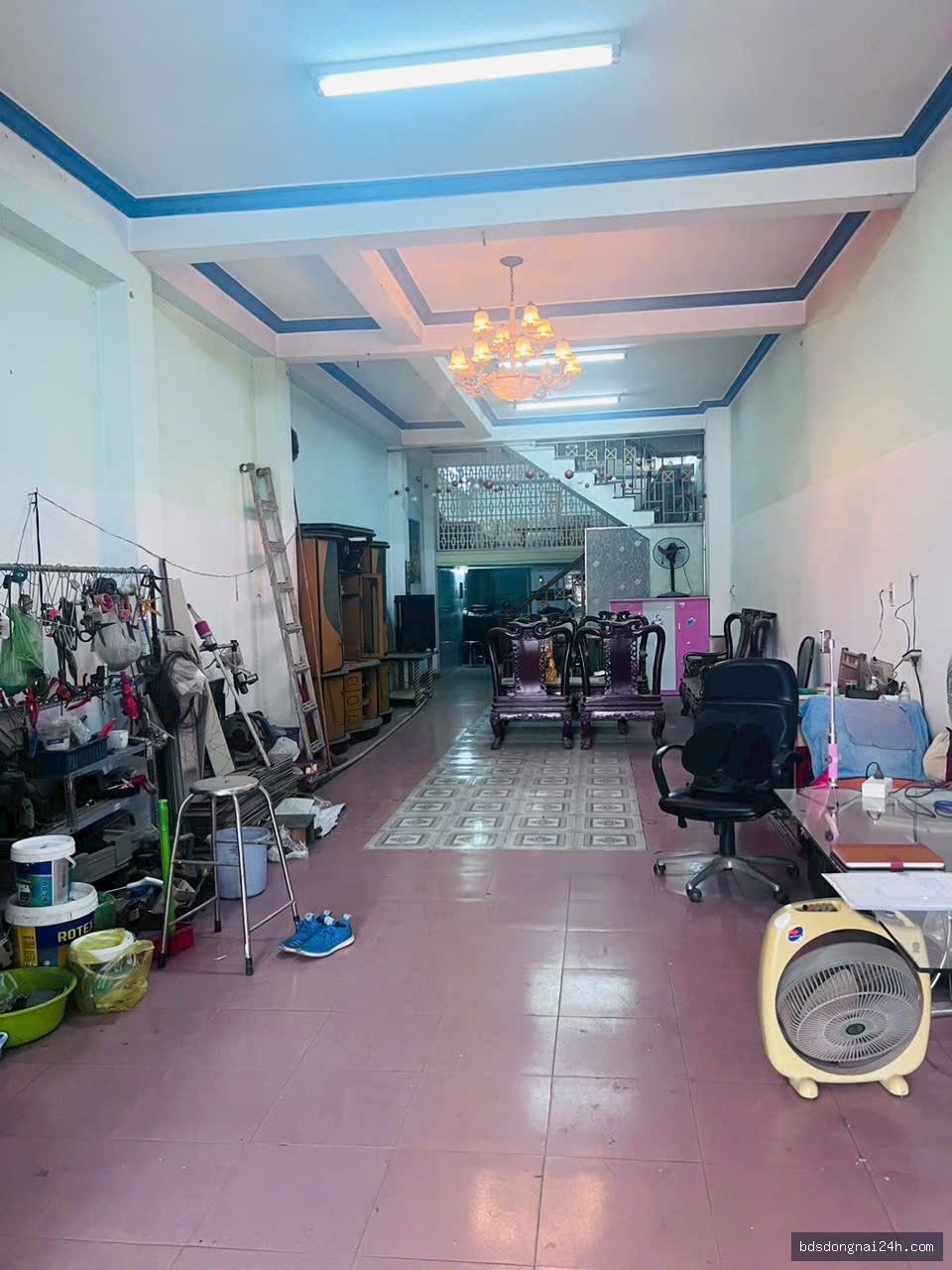 Bán nhà 1 trệt 2 lầu mặt tiền - Hình ảnh 2