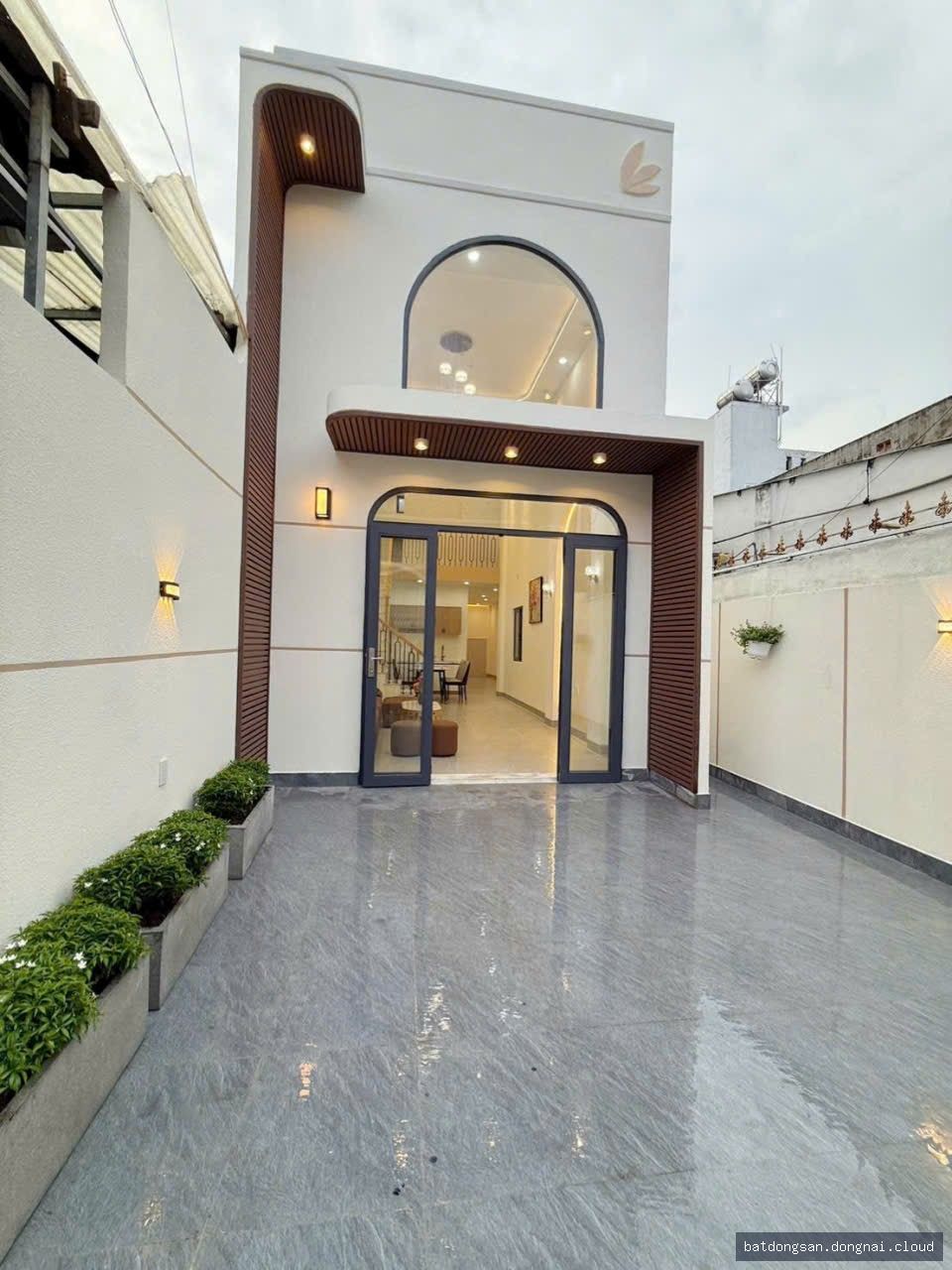 Bán nhà phố sân ô tô, gần chợ tại Hố Nai, Biên Hòa (94m²) - Hình ảnh 2