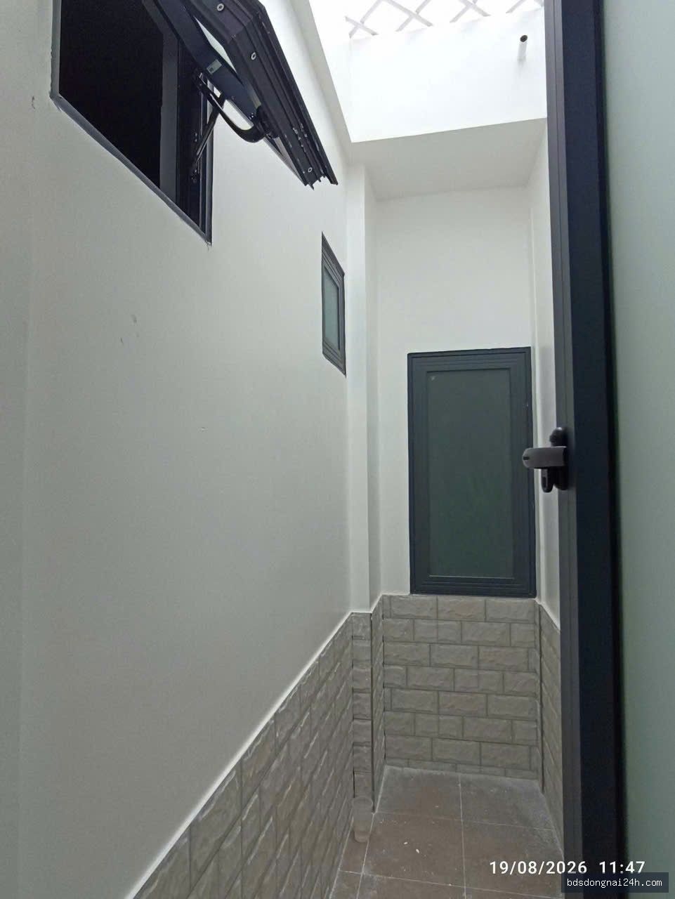 Cho thuê nhà phố sân ô tô, mặt tiền (100m2) - Hình ảnh 5