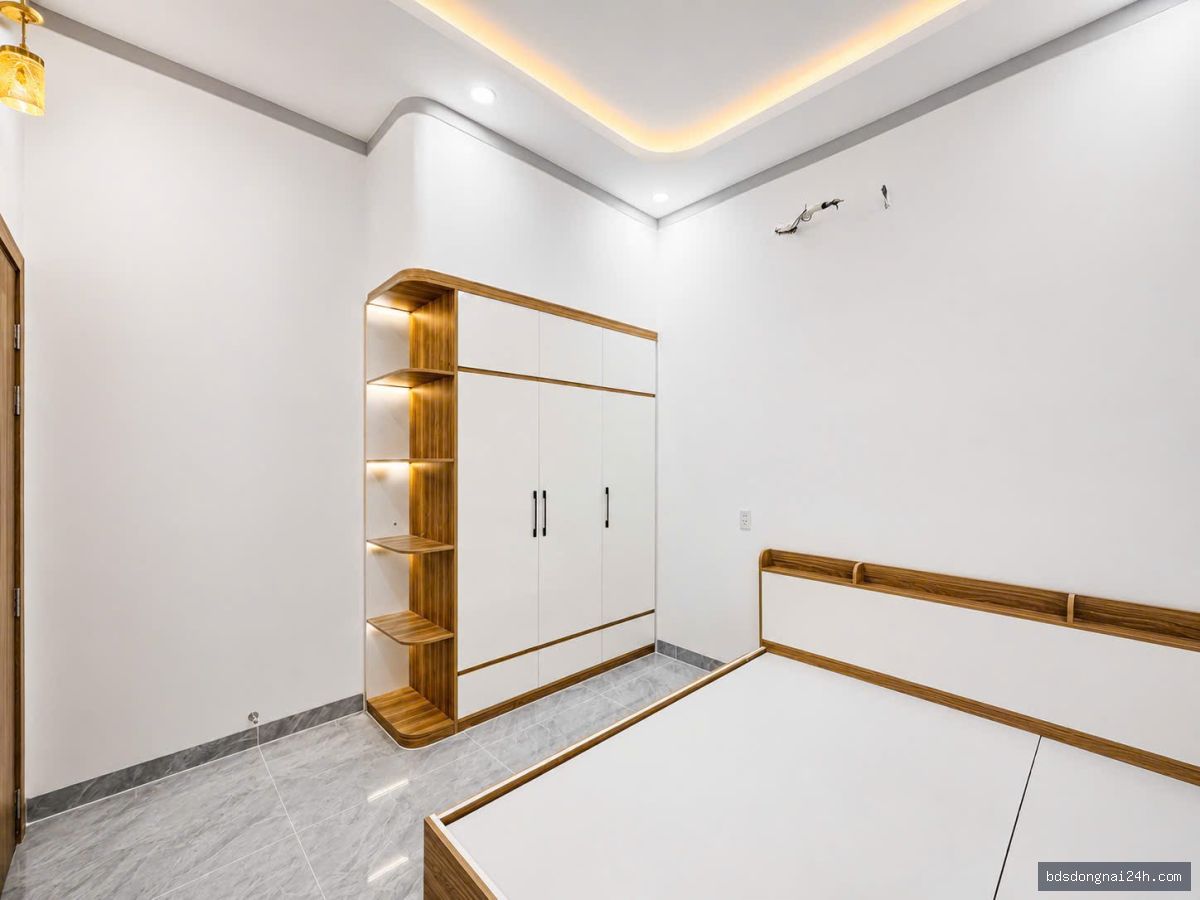 Bán nhà phố sân ô tô, full nội thất (100m²) - Hình ảnh 2