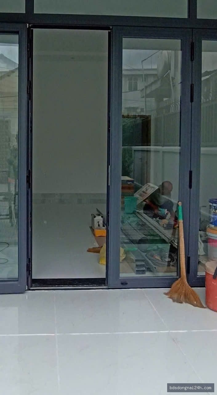 Cho thuê nhà phố sân ô tô, mặt tiền (100m2) - Hình ảnh 3