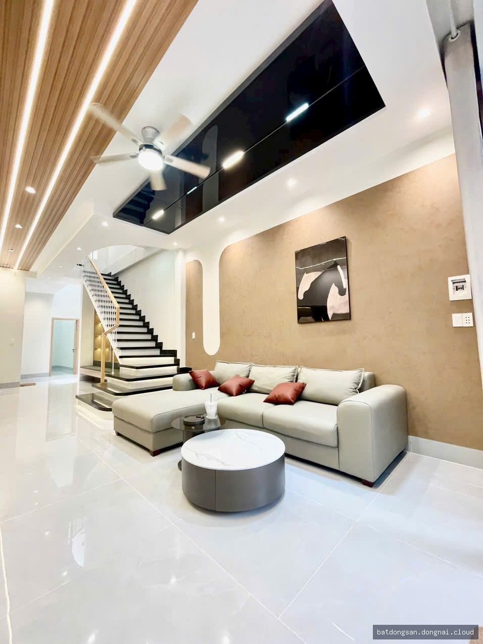 Bán nhà 1 trệt 1 lầu sân ô tô tại Tam Hiệp, Biên Hòa (100m²) - Hình ảnh 3
