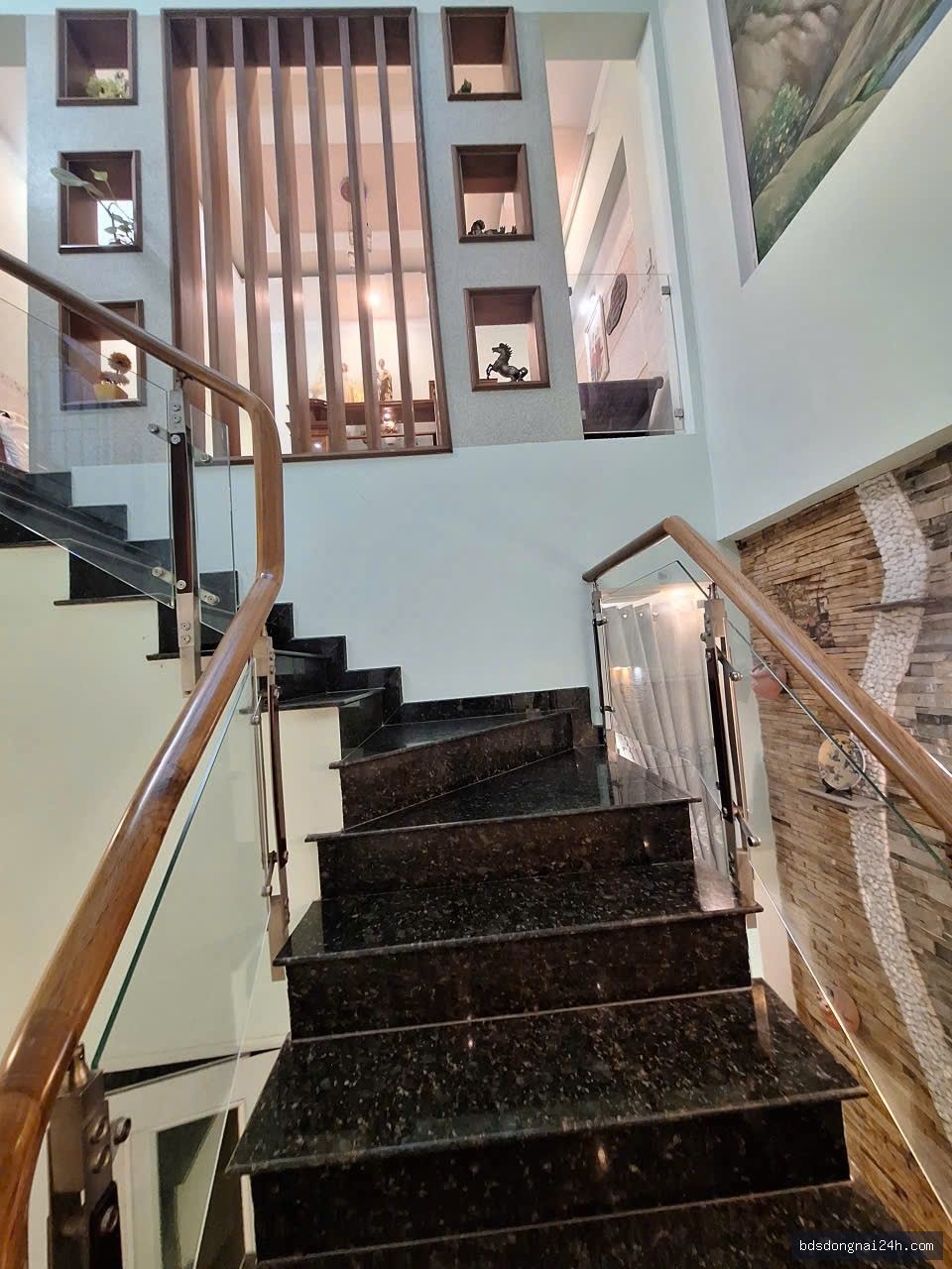Cho thuê nhà 1 trệt 1 lầu mặt tiền (150m²) - Hình ảnh 3