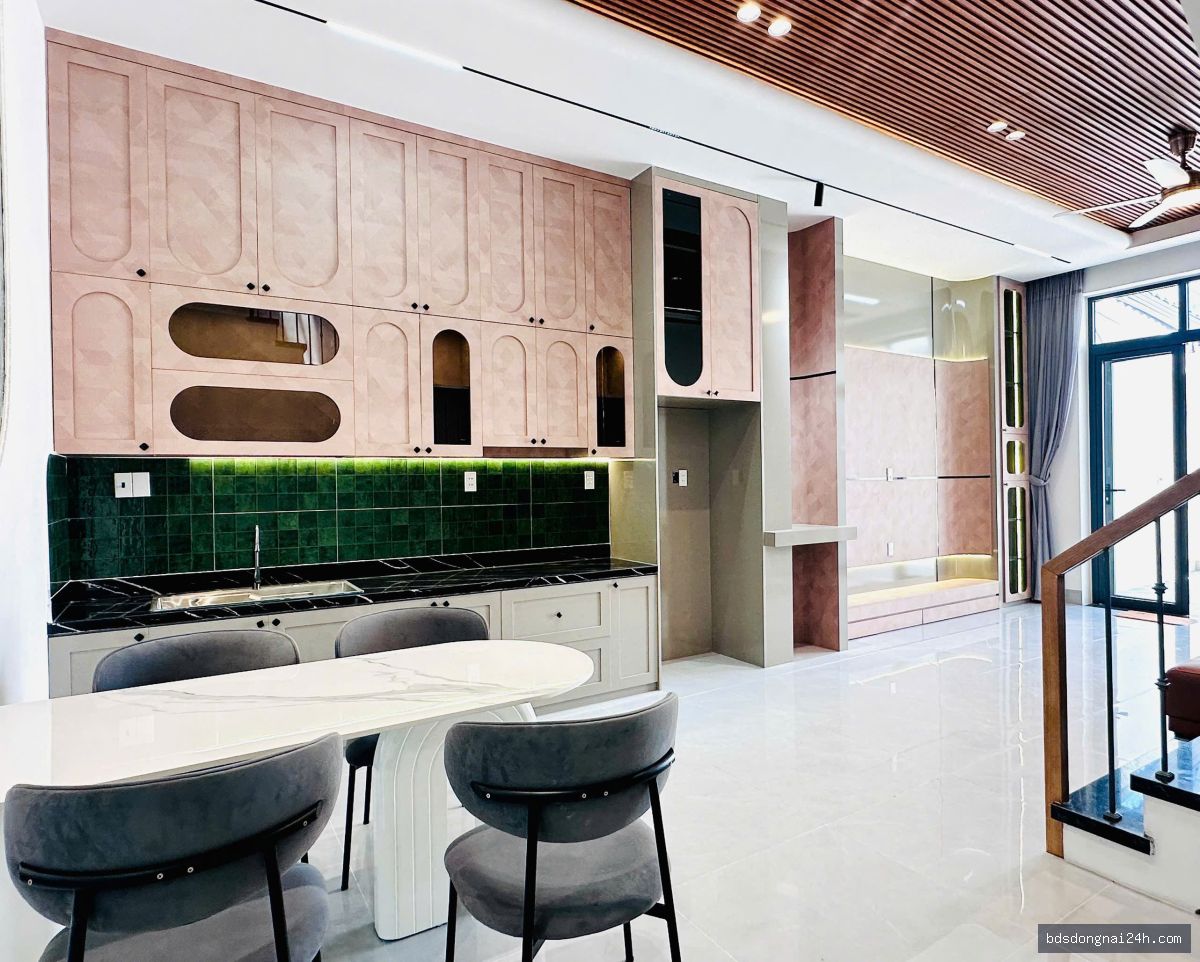 Bán nhà 1 trệt 1 lầu sân ô tô, full nội thất tại Tam Hiệp, Biên Hòa (90m²) - Hình ảnh 4