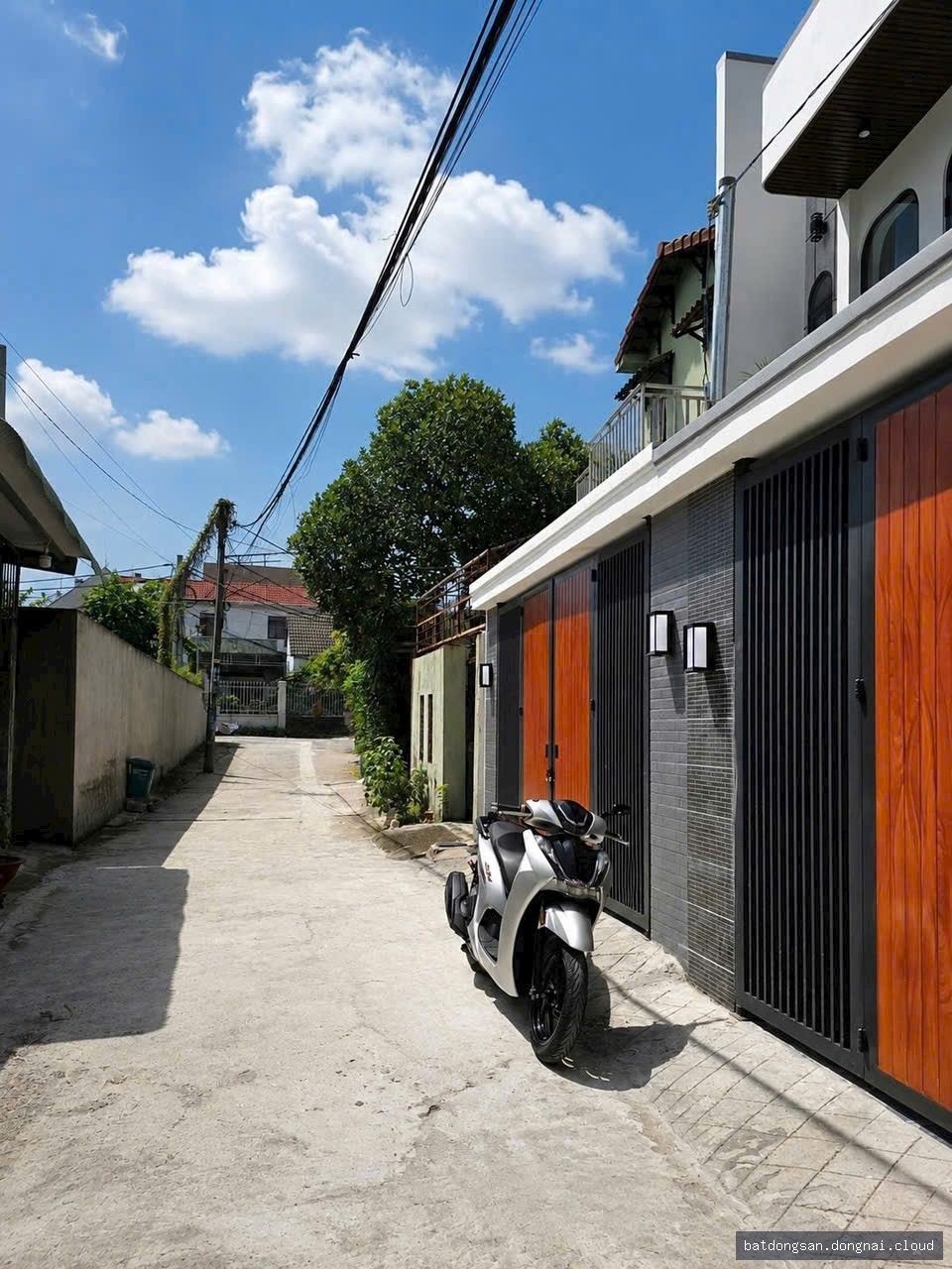 Bán nhà phố gần chợ tại Trảng Dài, Biên Hòa (80m²)
