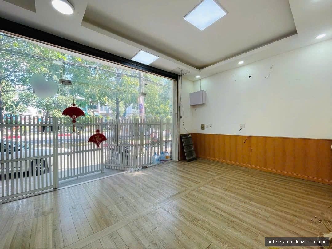 Cho thuê nhà 1 trệt 2 lầu mặt tiền (35m²) - Hình ảnh 2