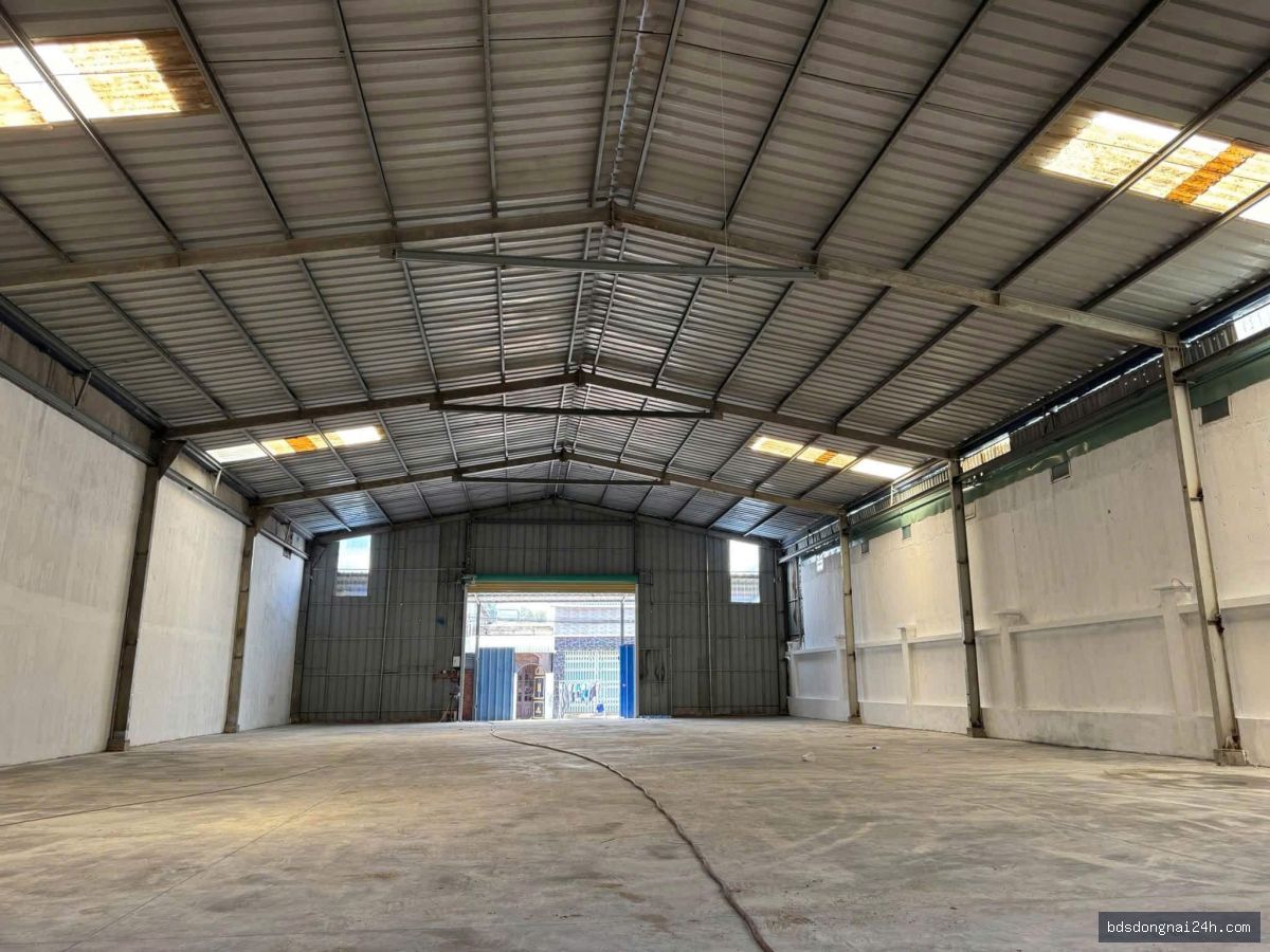 Cho thuê kho xưởng, gần chợ (555m²) - Hình ảnh 2