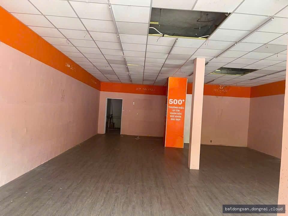 Cho thuê mặt bằng kinh doanh mặt tiền (160m²)