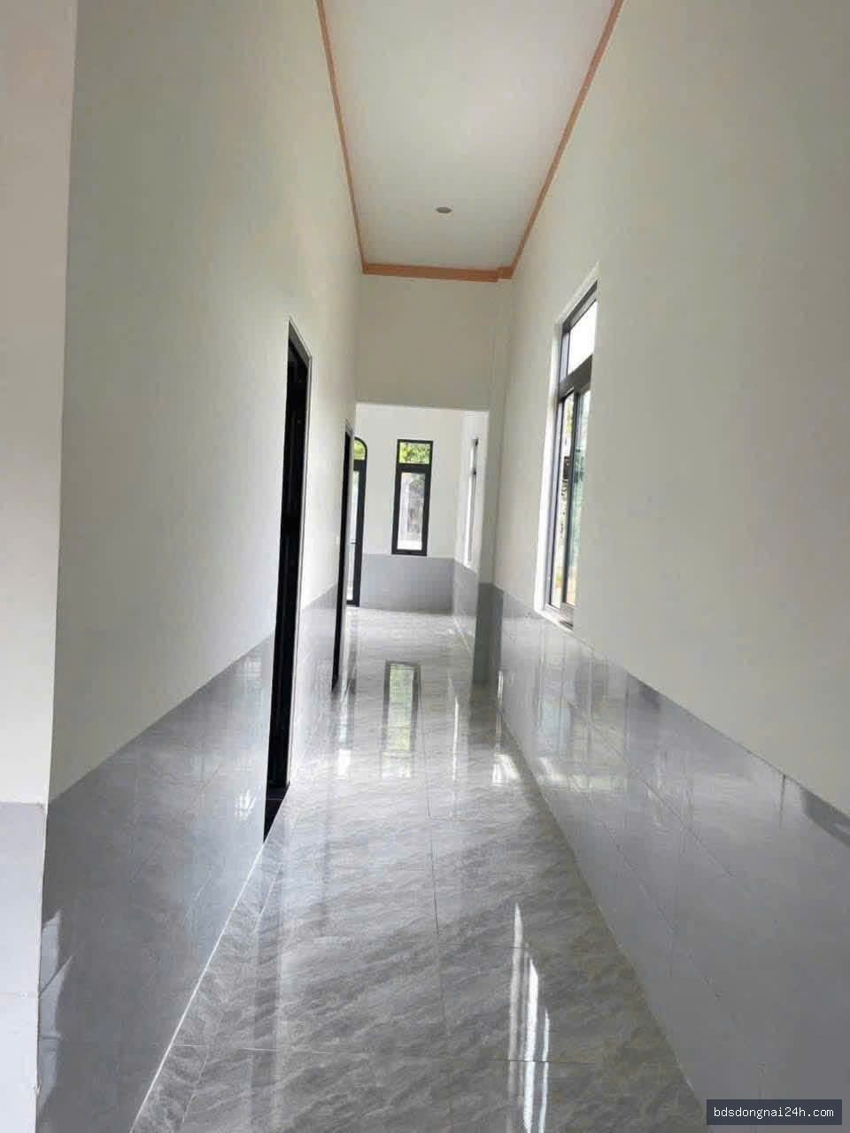 Bán nhà phố sân ô tô, gần chợ tại Trảng Bom (108m²) - Hình ảnh 5