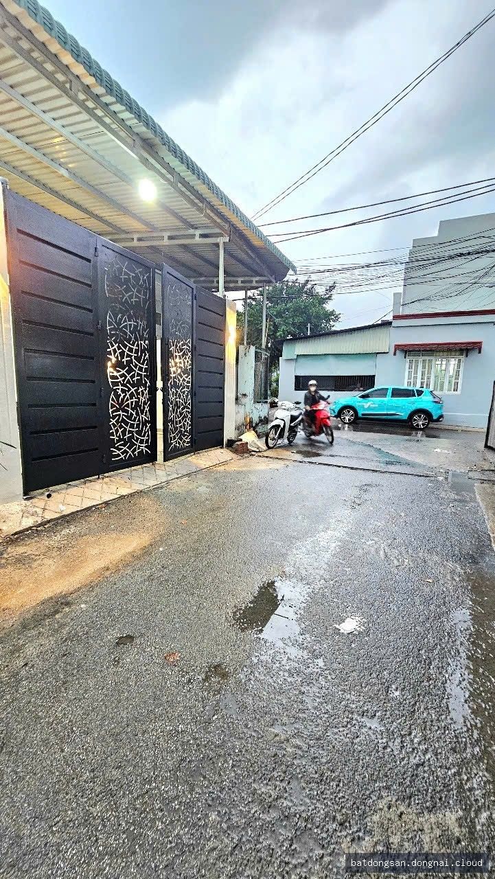 Bán mặt bằng kinh doanh sân ô tô, mặt tiền tại Hố Nai, Biên Hòa
