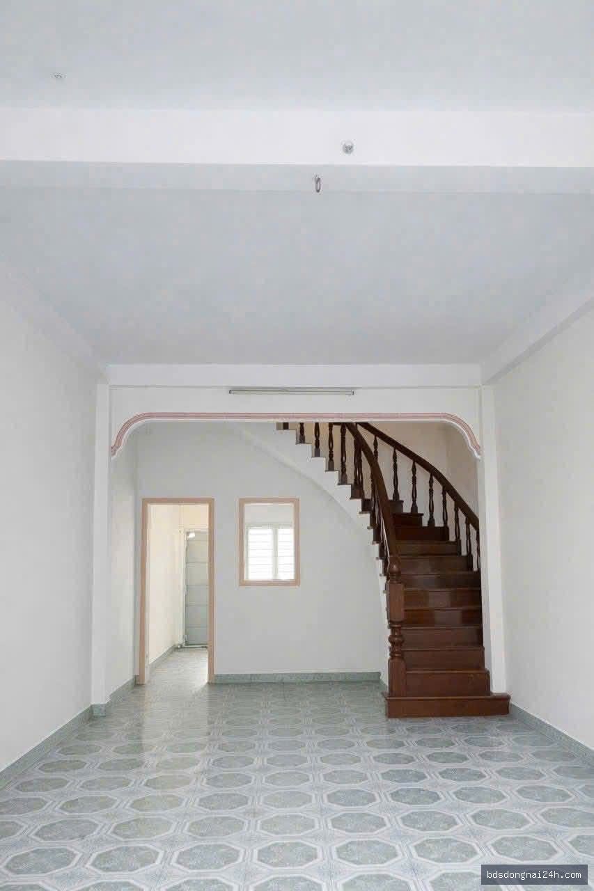 Bán nhà 1 trệt 1 lầu, mặt tiền - Hình ảnh 4