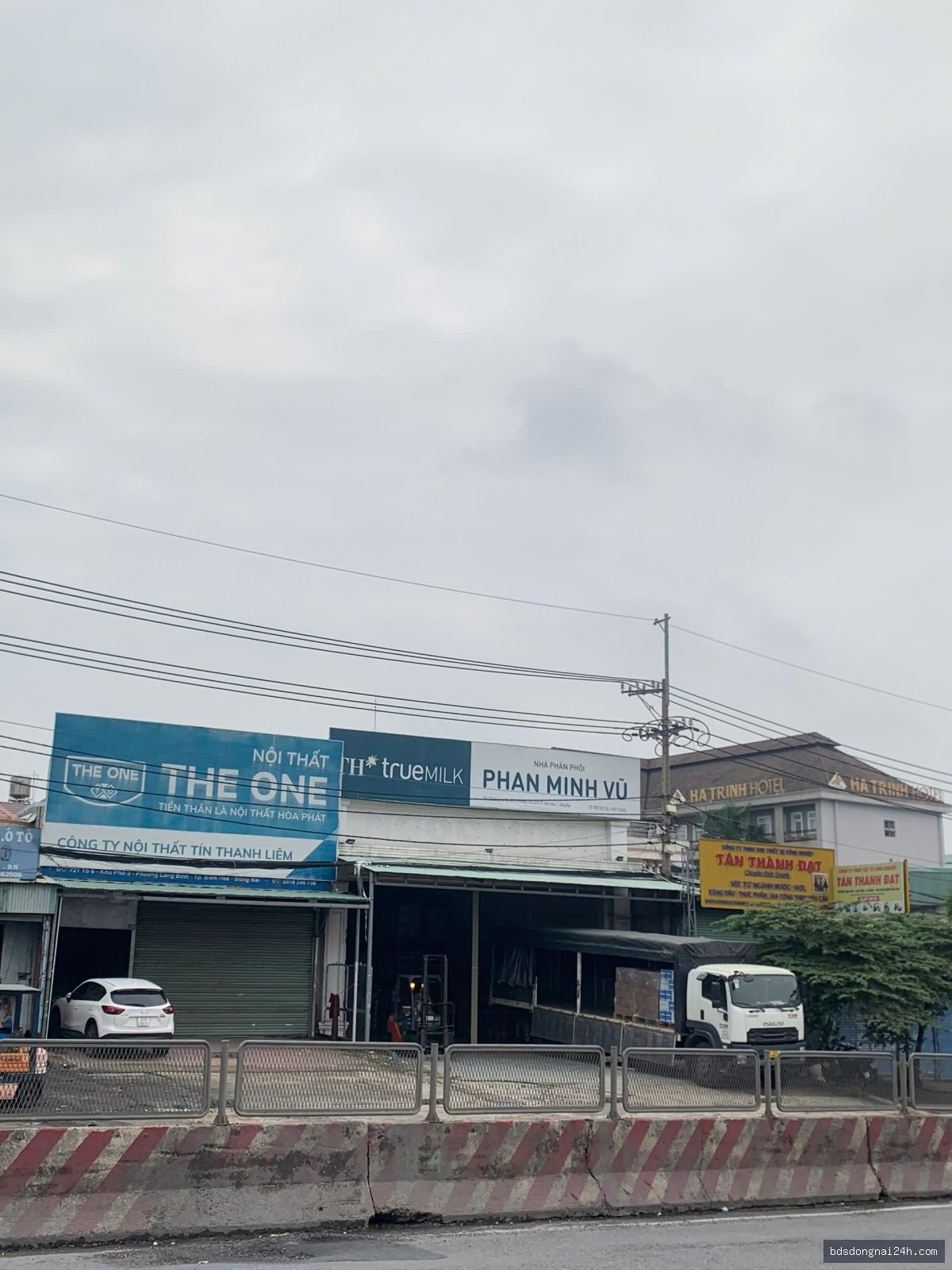 Cho thuê kho xưởng mặt tiền (550m²)