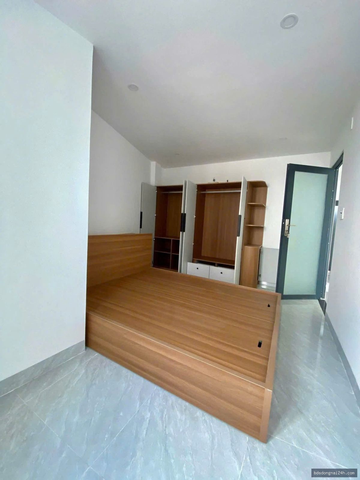 Bán nhà 1 trệt 1 lầu gần chợ - Hình ảnh 2