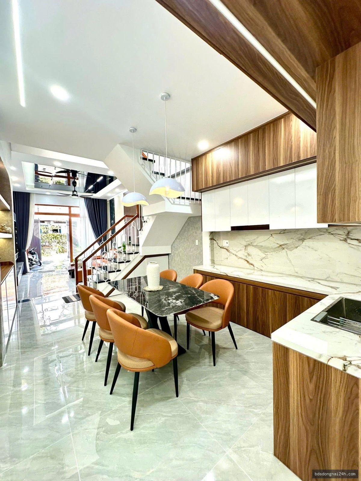 Bán nhà phố hiện đại, sân ô tô tại Tân Phong, Biên Hòa (100m²) - Hình ảnh 6