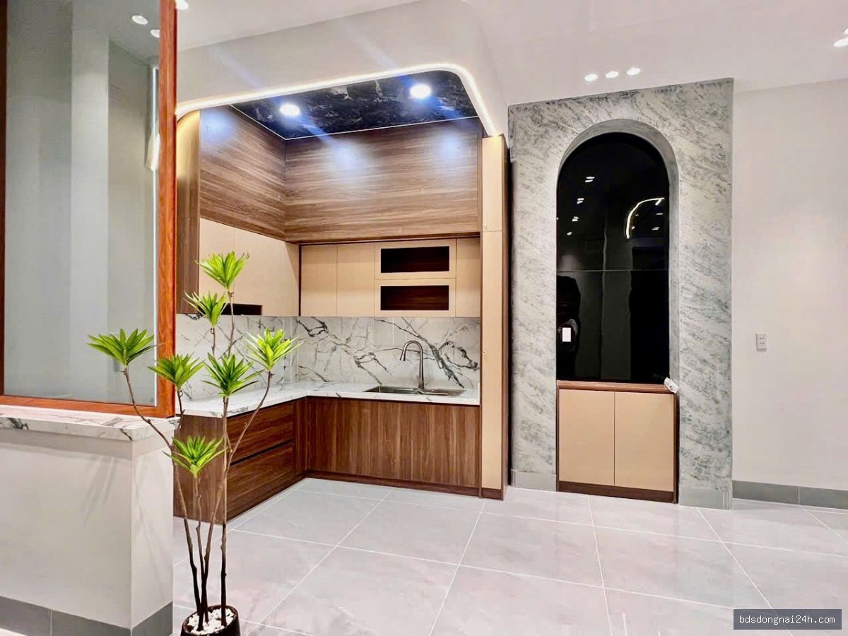 Bán nhà 1 trệt 2 lầu, sân ô tô (180m²) - Hình ảnh 8