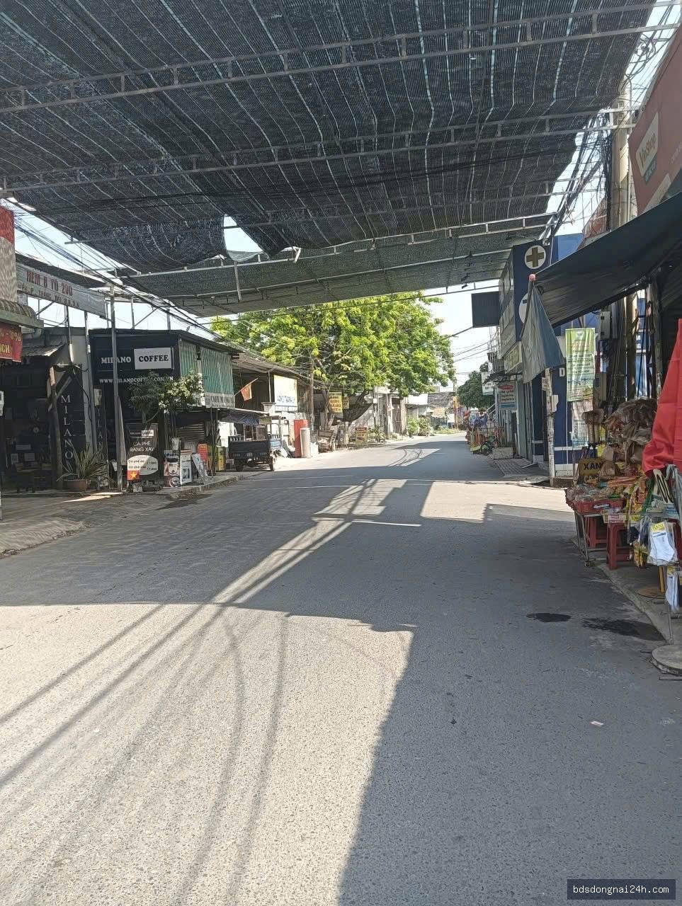 Bán nhà phố sân ô tô, gần chợ tại Trảng Dài, Biên Hòa (134m²) - Hình ảnh 2