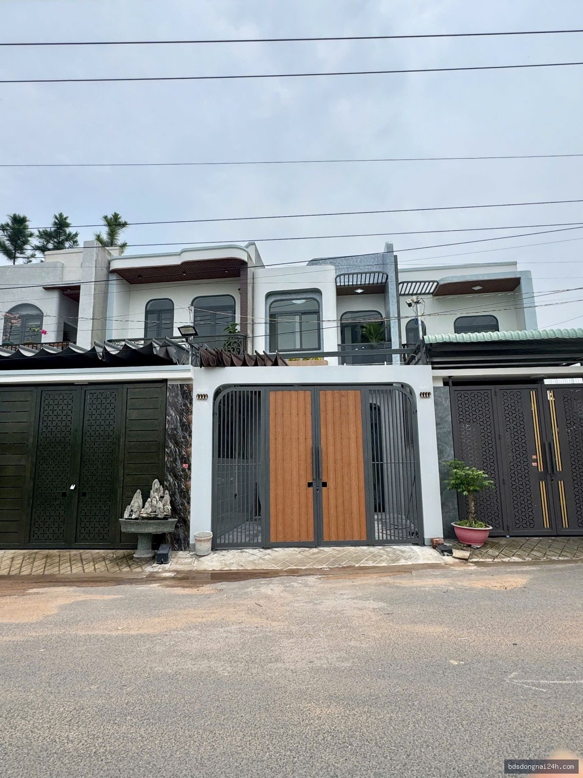 Bán nhà 1 trệt 1 lầu mặt tiền, full nội thất - Hình ảnh 2