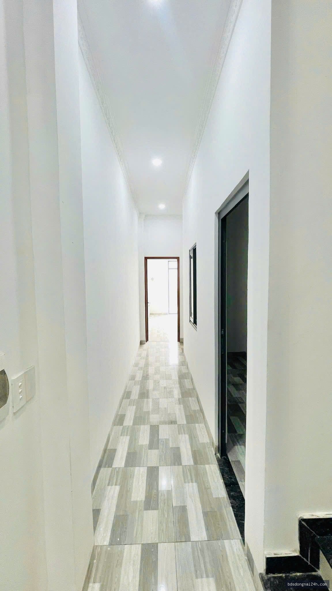 Bán nhà 1 trệt 2 lầu, gần chợ (90m²) - Hình ảnh 6