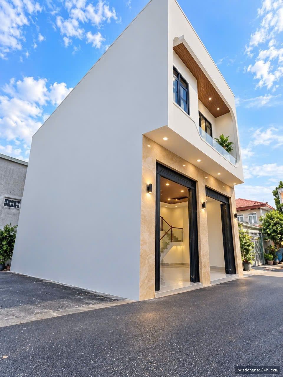 Bán nhà 1 trệt 1 lầu, sân ô tô (180m²) - Hình ảnh 2