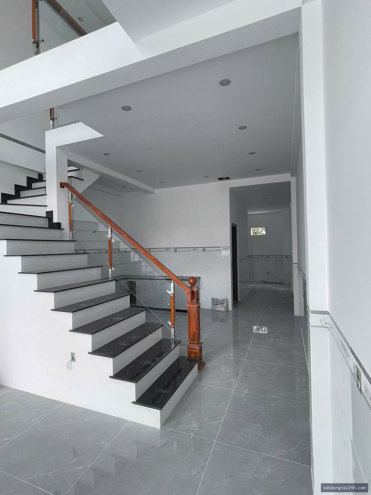Bán nhà phố sân ô tô, gần chợ tại Trảng Bom (108m²) - Hình ảnh 10