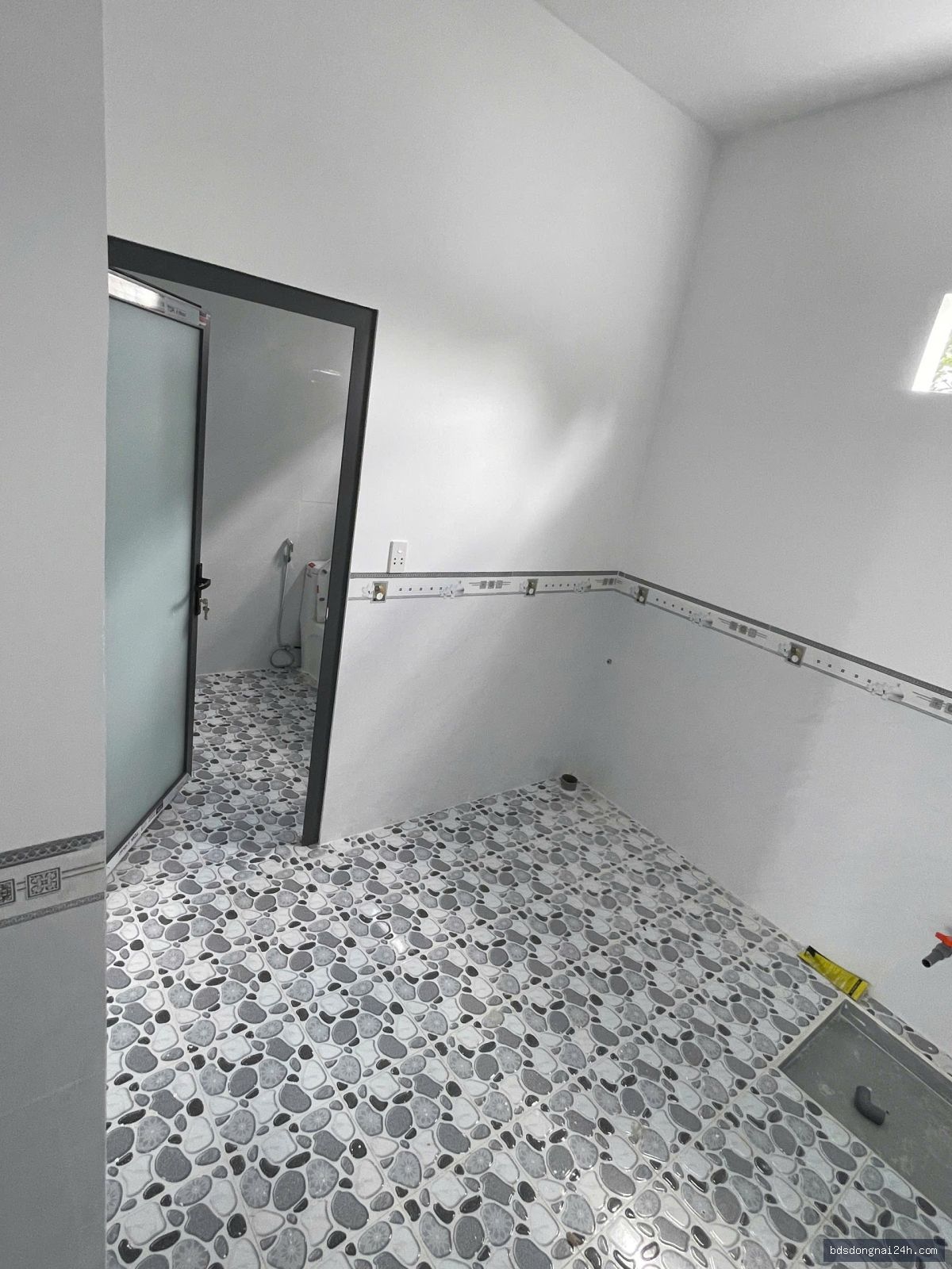 Bán nhà phố sân ô tô, gần chợ tại Trảng Bom (108m²) - Hình ảnh 13