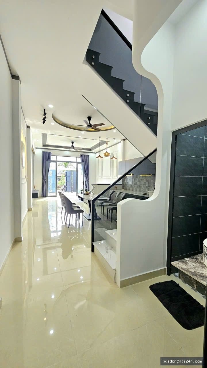 Bán nhà phố hiện đại, sân ô tô tại Hố Nai, Biên Hòa (96m²) - Hình ảnh 5