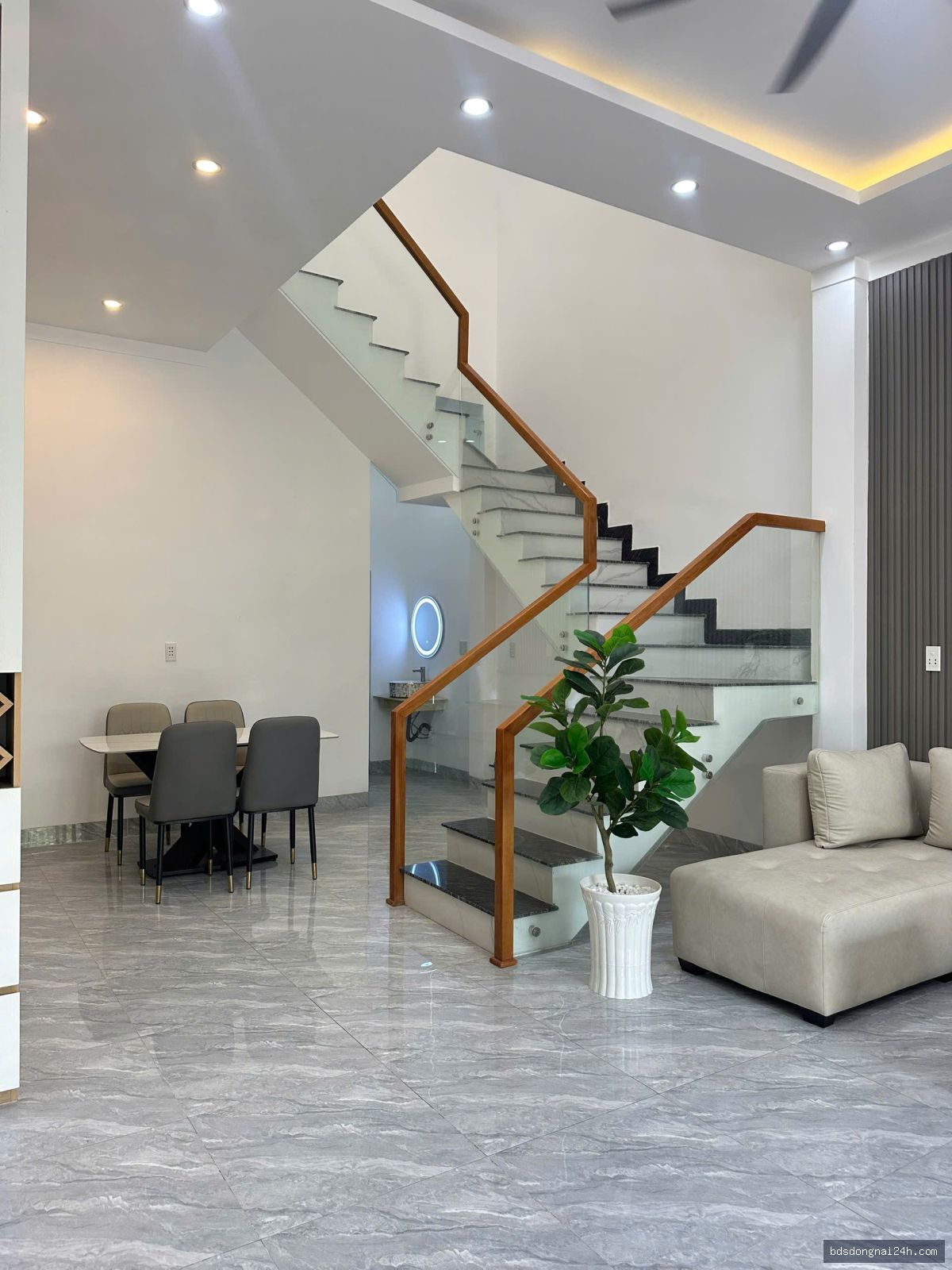 Bán nhà 1 trệt 1 lầu, sân ô tô, gần chợ tại Trảng Dài, Biên Hòa - Hình ảnh 8