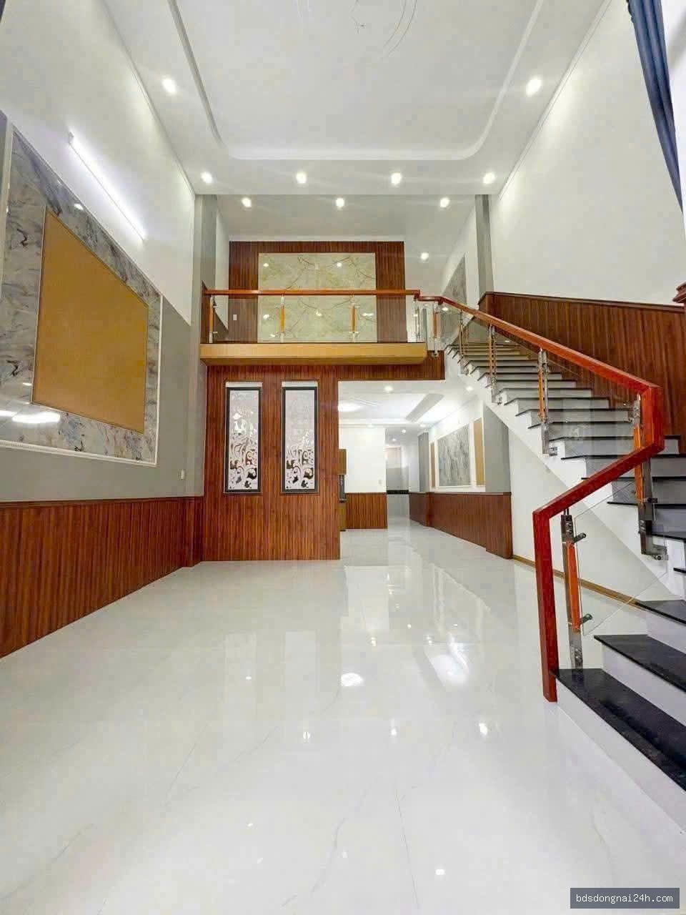 Bán nhà phố gần chợ tại Trảng Dài, Biên Hòa (95m²) - Hình ảnh 1