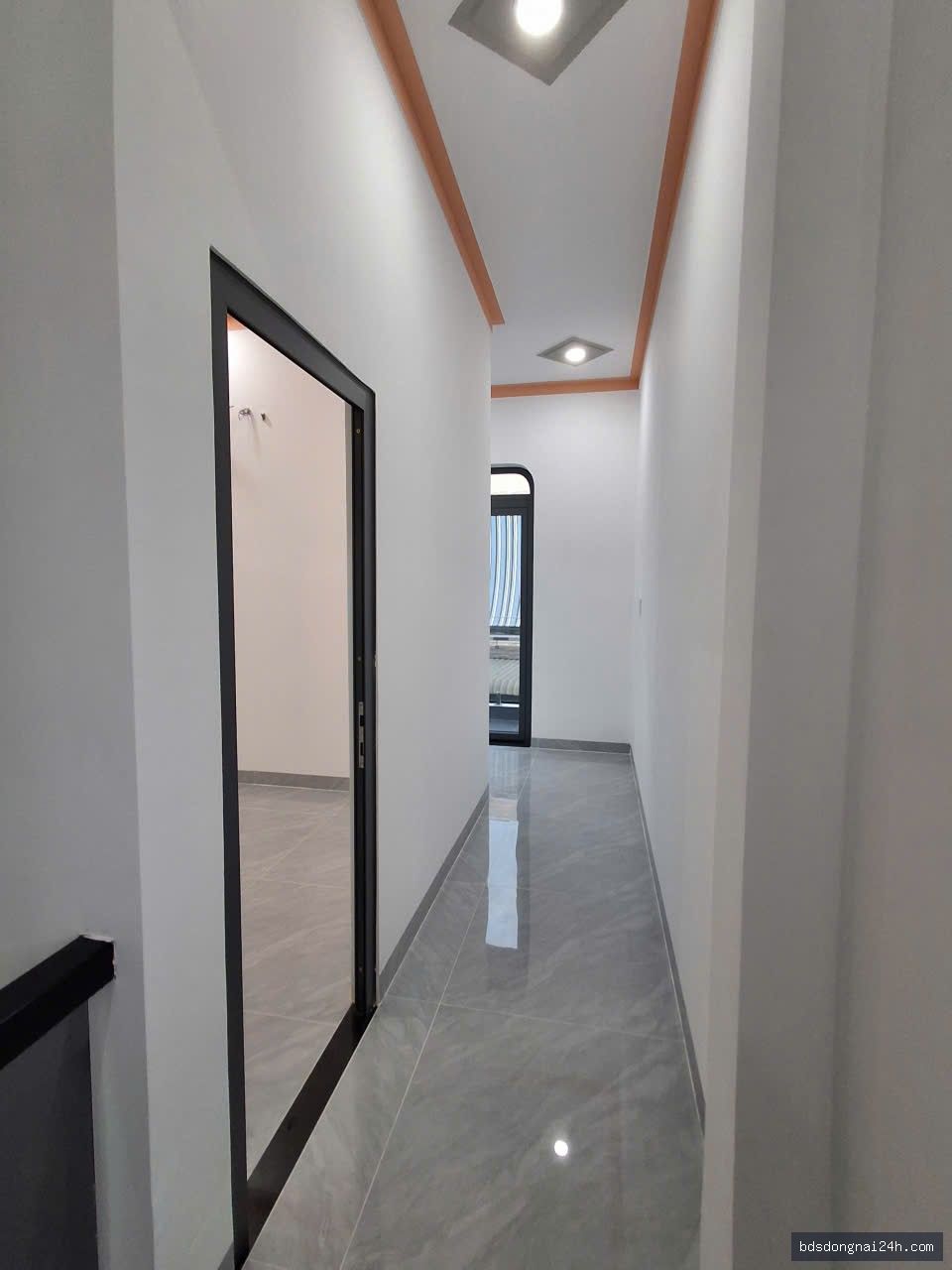 Bán nhà 1 trệt 1 lầu, mặt tiền - Hình ảnh 2