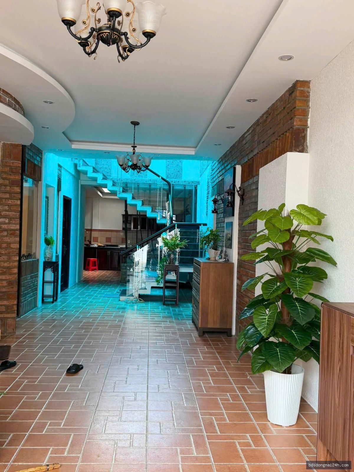Cho thuê nhà 1 trệt 1 lầu full nội thất, gần chợ tại Thống Nhất, Biên Hòa (176m²)