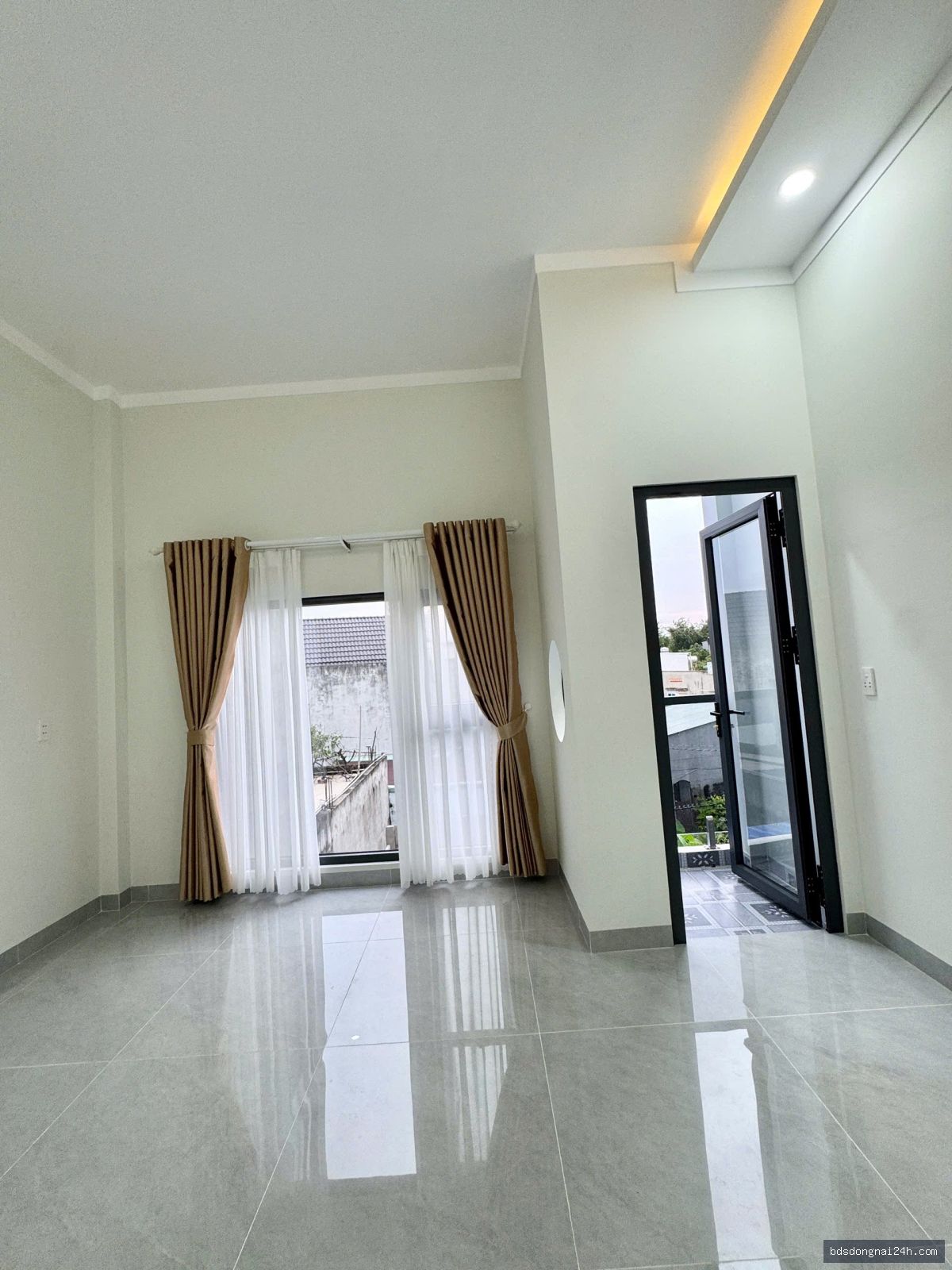 Bán nhà lầu kiên cố, full nội thất - Hình ảnh 10