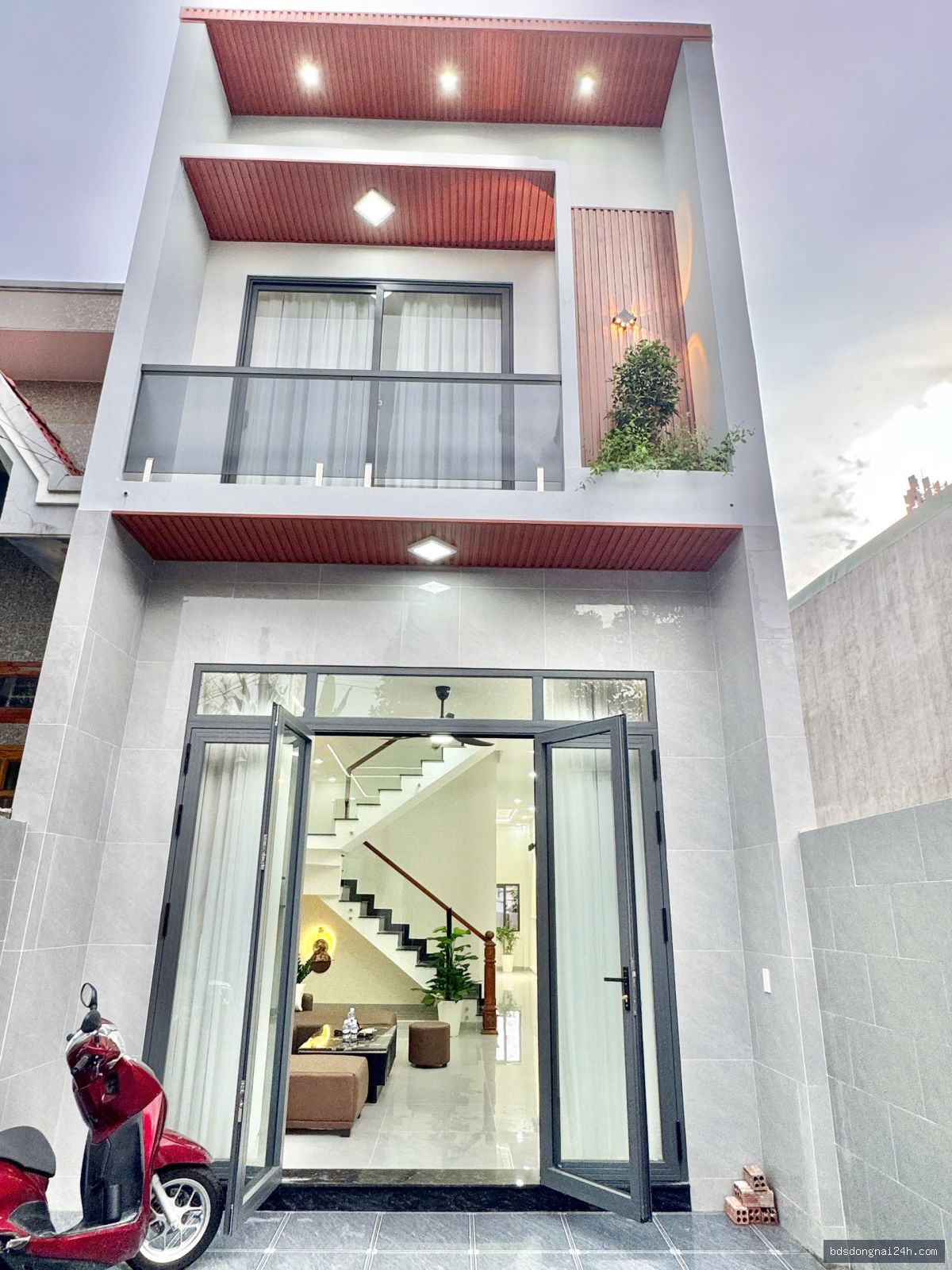 Bán nhà lầu kiên cố, full nội thất - Hình ảnh 2