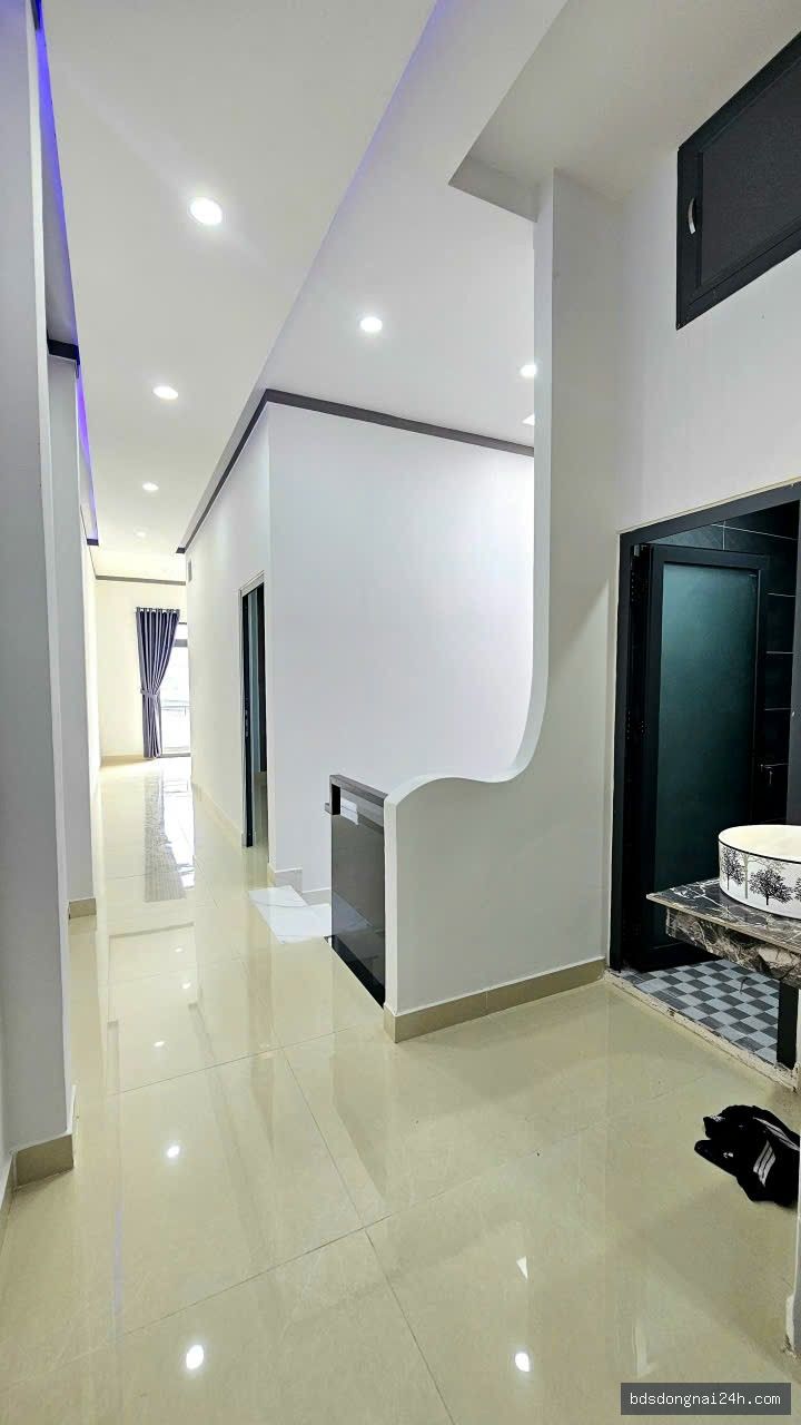 Bán nhà phố hiện đại, sân ô tô tại Hố Nai, Biên Hòa (96m²) - Hình ảnh 13