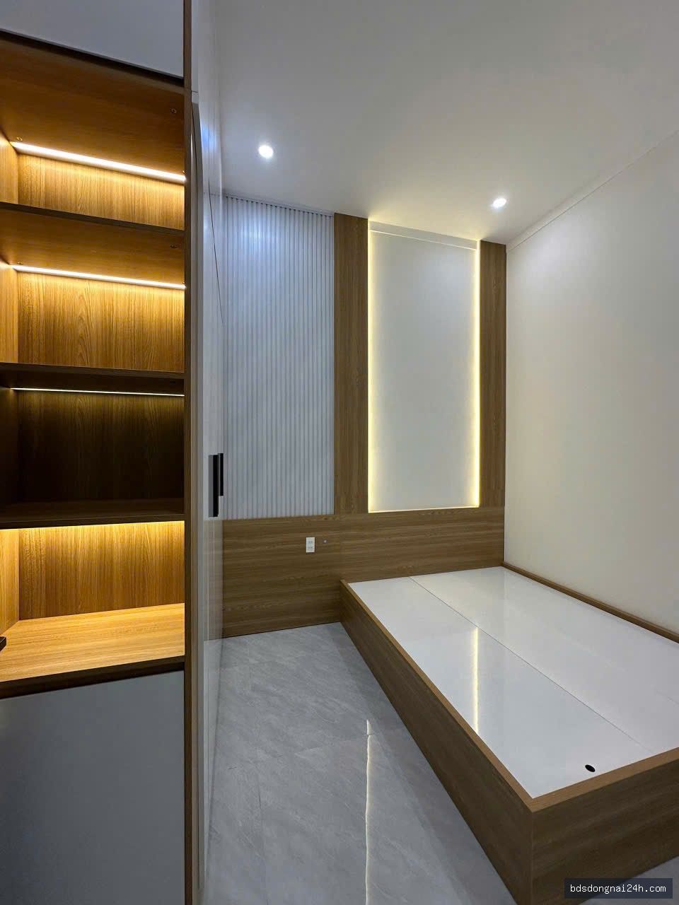 Bán nhà 1 trệt 1 lầu sân ô tô, mặt tiền tại Trảng Dài, Biên Hòa (130.5m²) - Hình ảnh 11