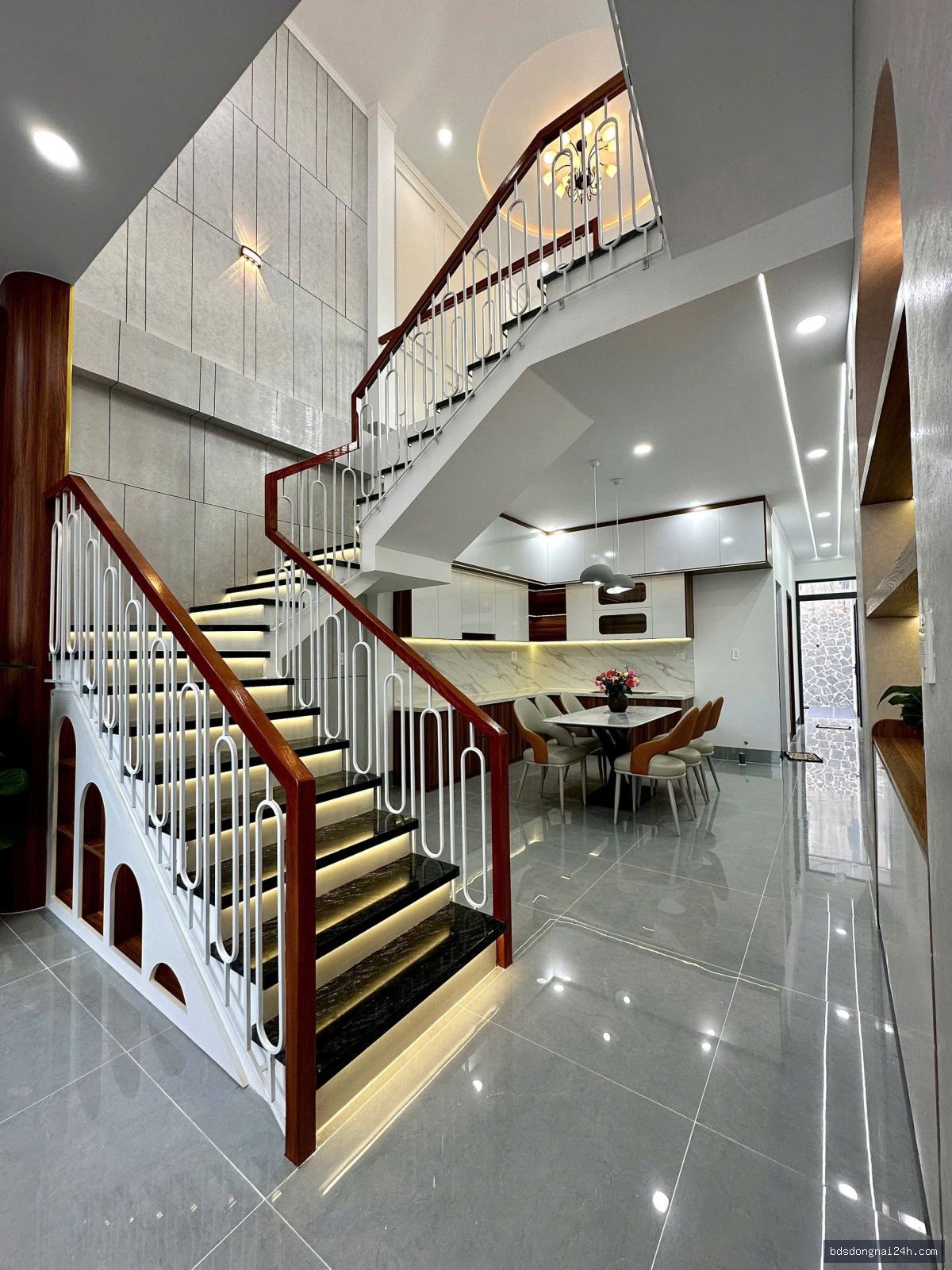 Bán nhà phố hiện đại, sân ô tô tại Trảng Dài, Biên Hòa (170m²) - Hình ảnh 12