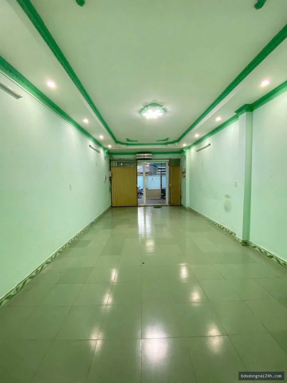 Cho thuê nhà phố sân ô tô, gần chợ tại Quang Vinh, Biên Hòa (100m2) - Hình ảnh 2