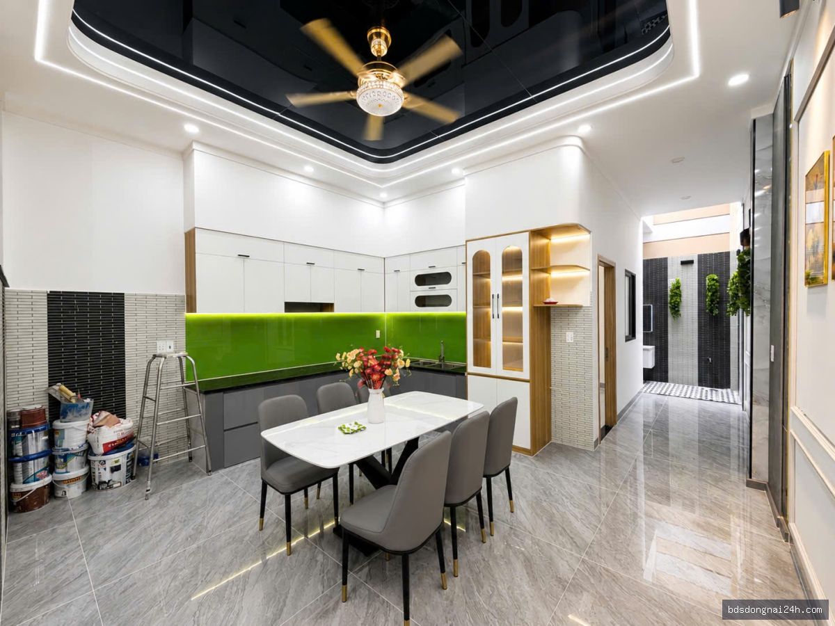 Bán nhà phố sân ô tô, full nội thất (100m²) - Hình ảnh 3