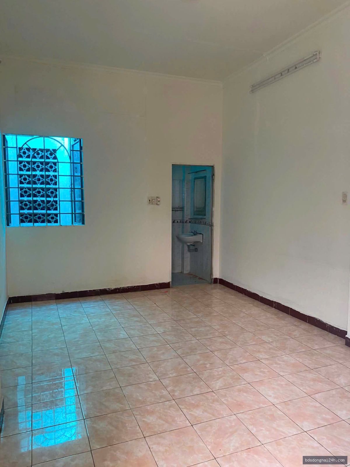 Bán nhà phố mặt tiền (220m²) - Hình ảnh 2