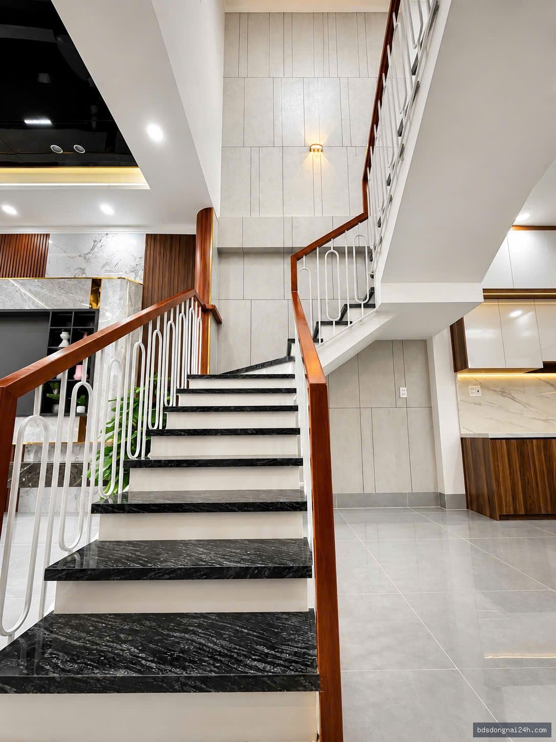 Bán nhà phố hiện đại, sân ô tô tại Trảng Dài, Biên Hòa (170m²) - Hình ảnh 9