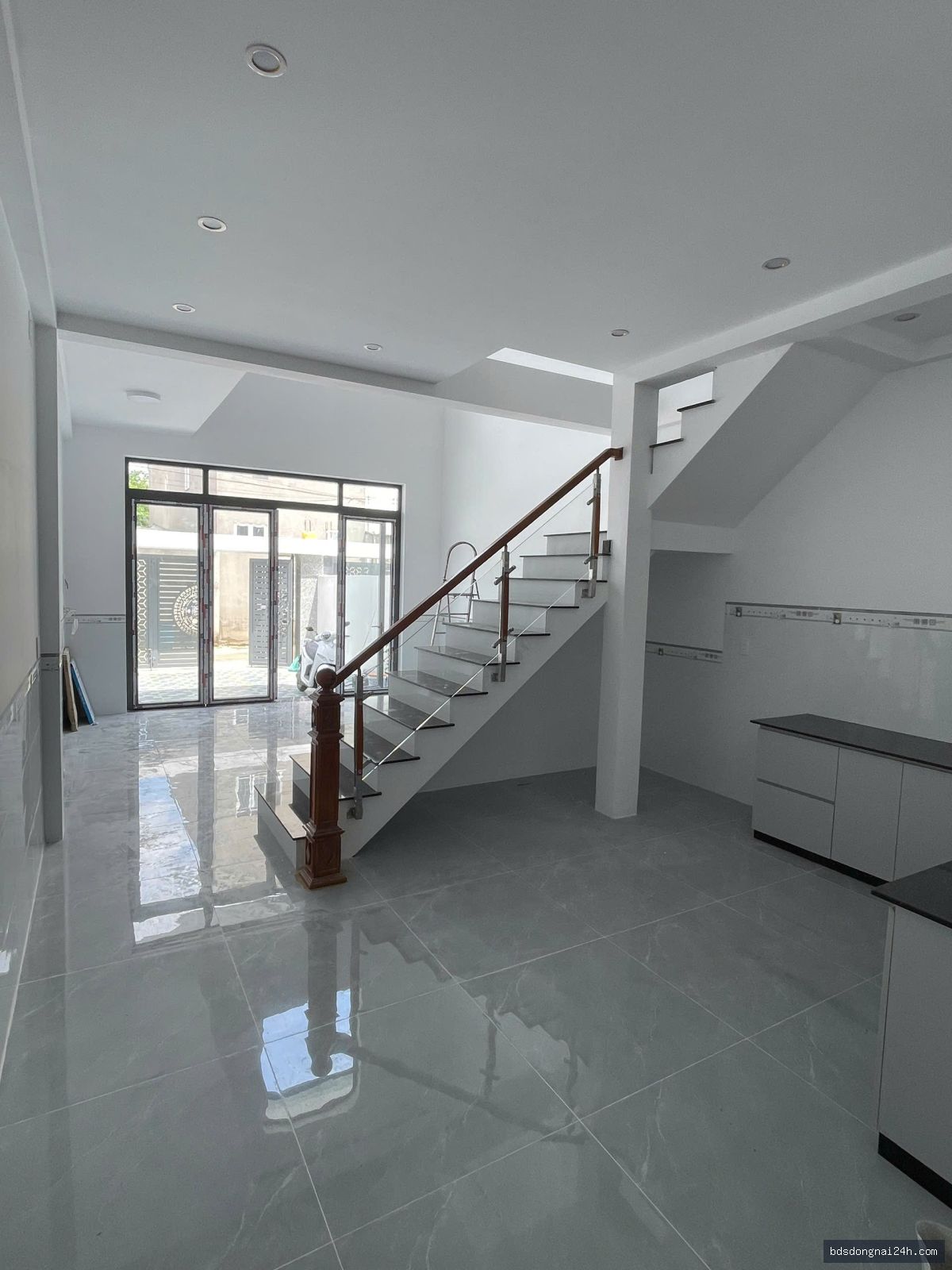 Bán nhà phố sân ô tô, gần chợ tại Trảng Bom (108m²) - Hình ảnh 9