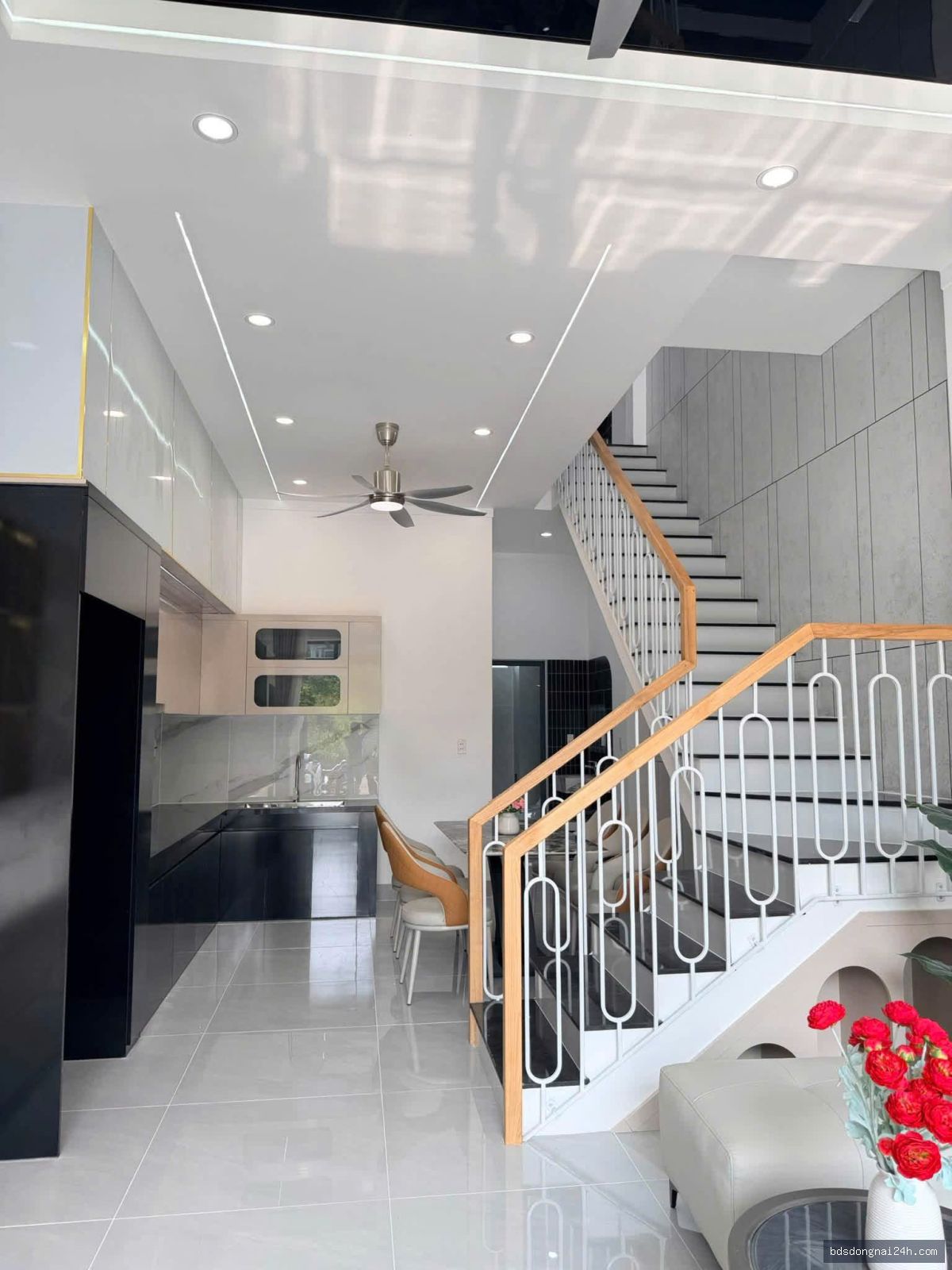 Bán nhà 1 trệt 1 lầu, mặt tiền, full nội thất - Hình ảnh 36