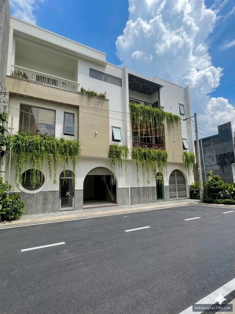 Bán nhà 1 trệt 2 lầu, sân ô tô (180m²) - Hình ảnh 2