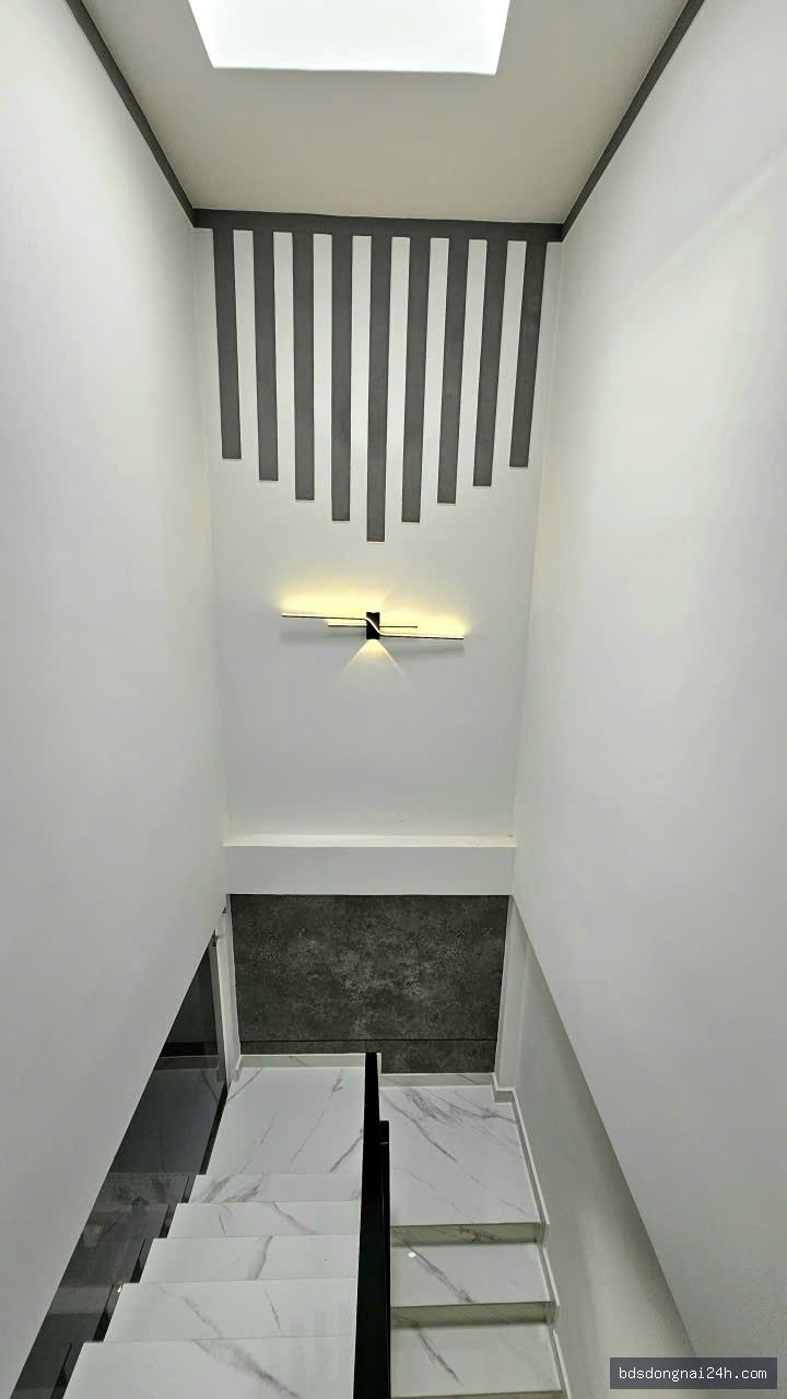 Bán nhà phố hiện đại, sân ô tô tại Hố Nai, Biên Hòa (96m²) - Hình ảnh 11
