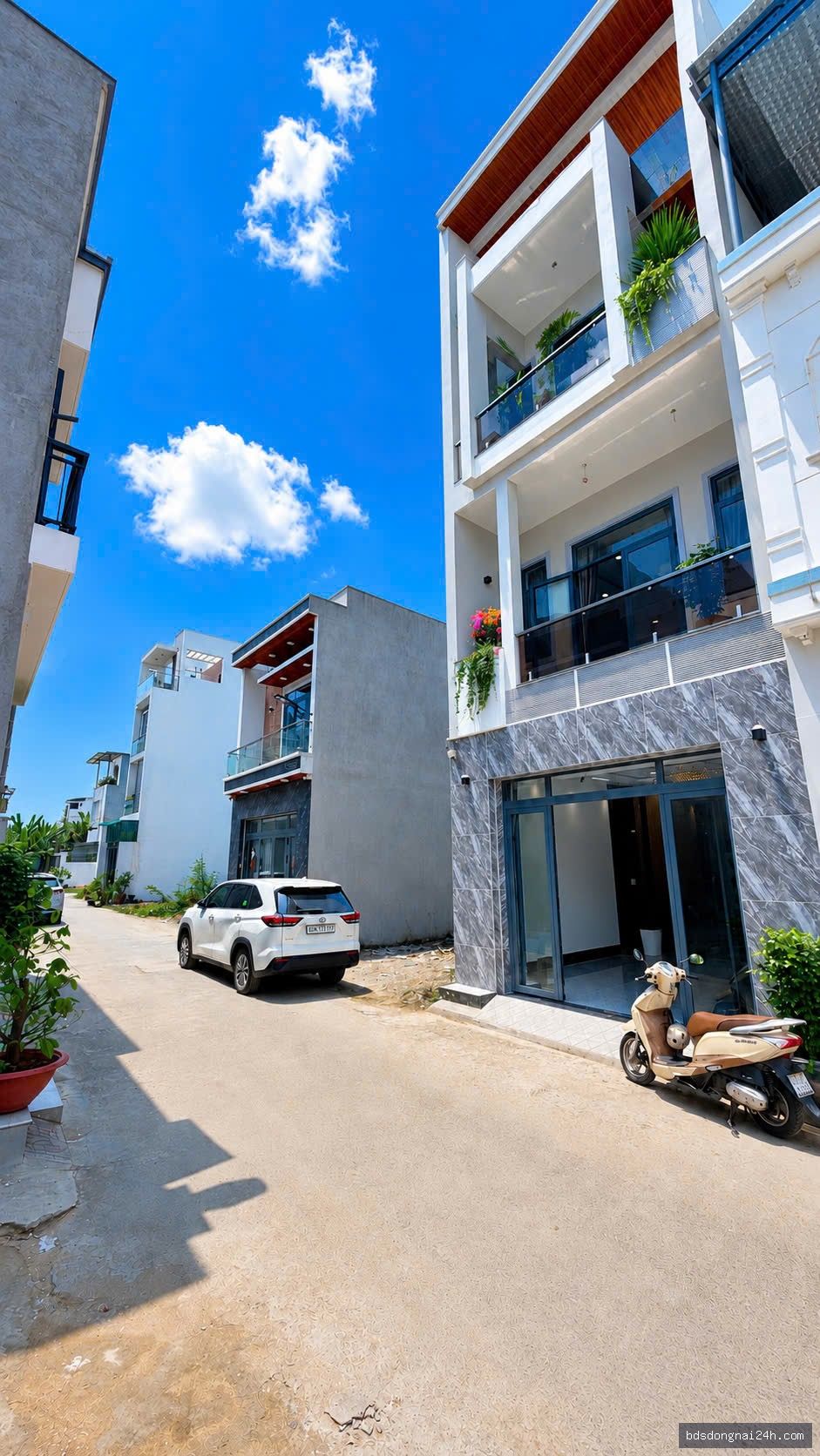 Bán nhà 1 trệt 2 lầu sân ô tô, full nội thất (80m²) - Hình ảnh 2