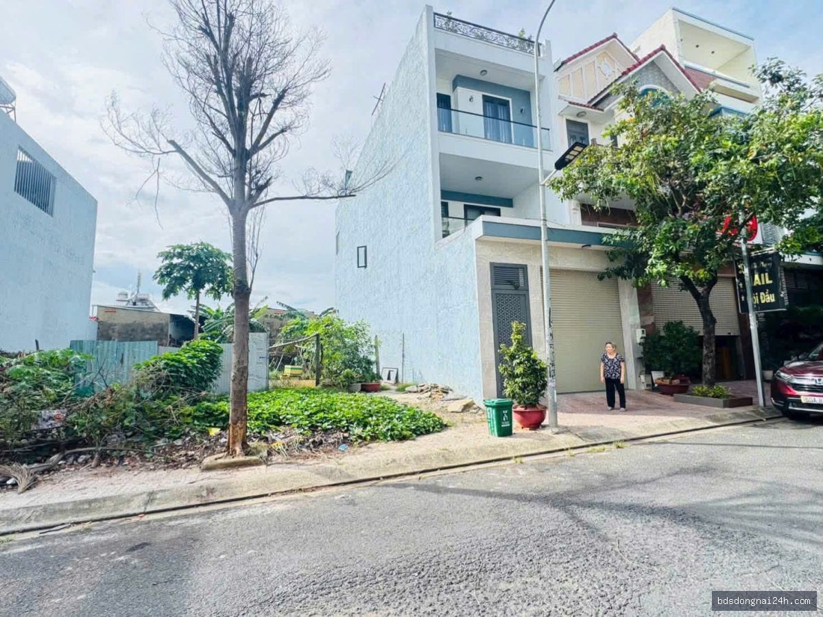 Bán nhà phố full nội thất (324m²) - Hình ảnh 2