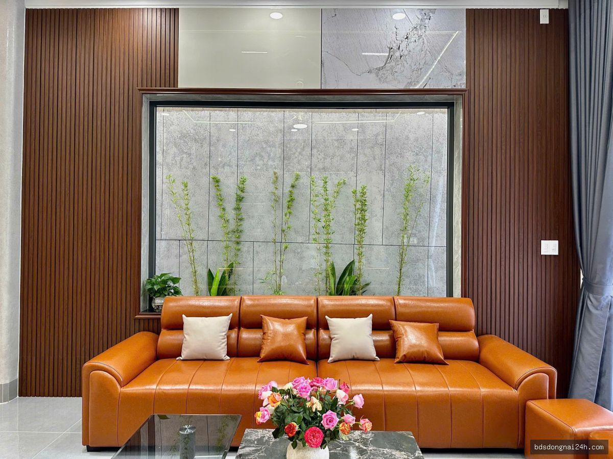 Bán nhà phố hiện đại, sân ô tô tại Trảng Dài, Biên Hòa (170m²) - Hình ảnh 2