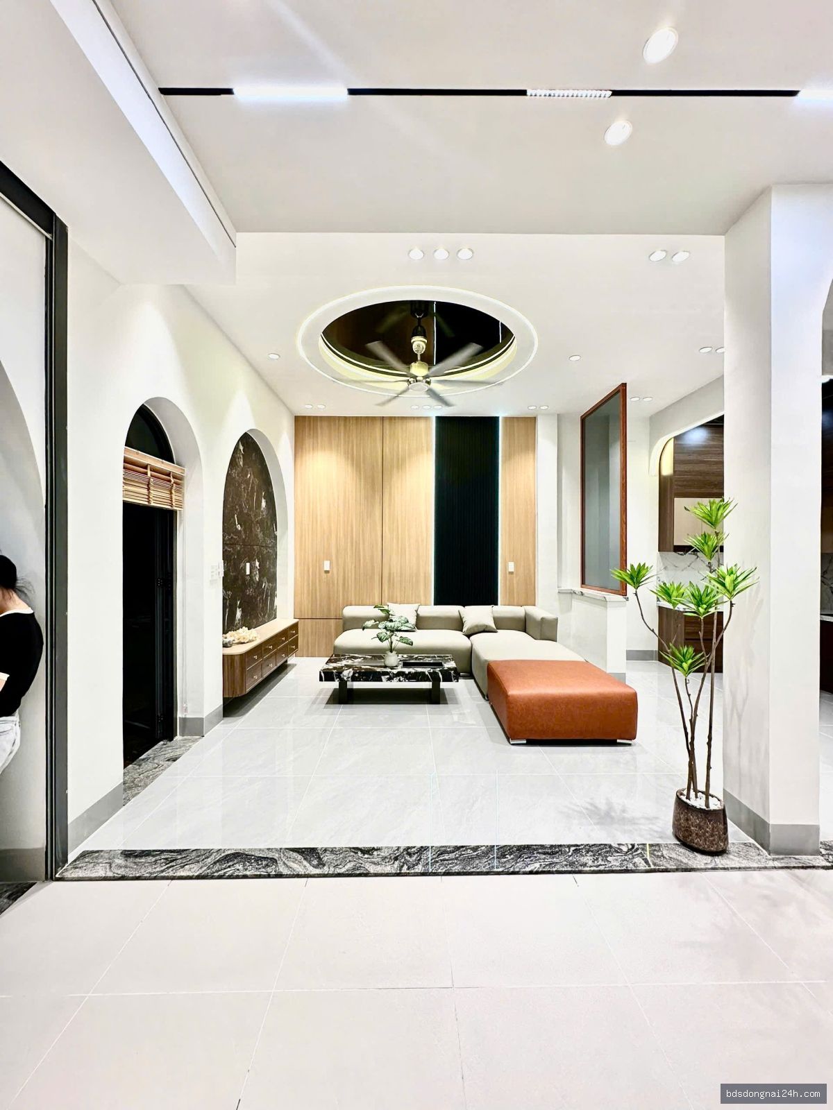 Bán nhà 1 trệt 2 lầu, sân ô tô (180m²) - Hình ảnh 6