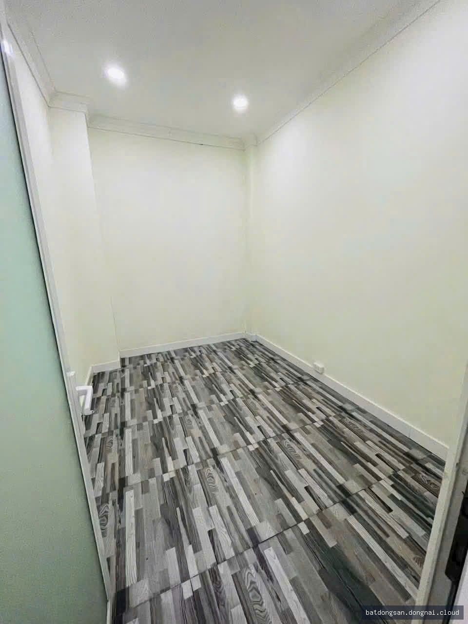 Bán nhà 1 trệt 1 lầu sân ô tô tại Tân Phong, Biên Hòa (95m²) - Hình ảnh 1